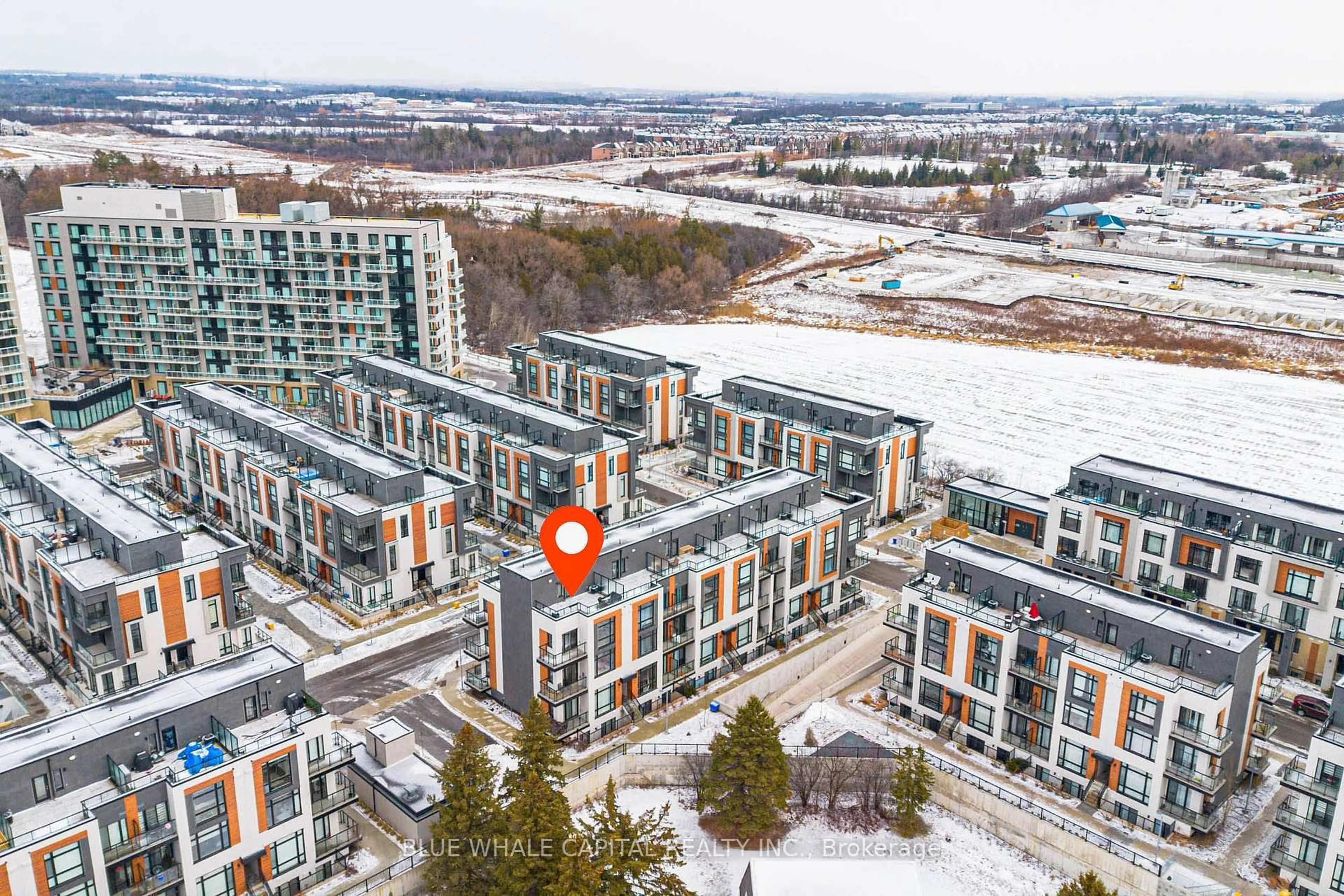 A pic from outside/outdoor area/front of a property/back of a property/a pic from drone, city buildings view from balcony for 15 David Rd, Richmond Hill Ontario L4S 0N2