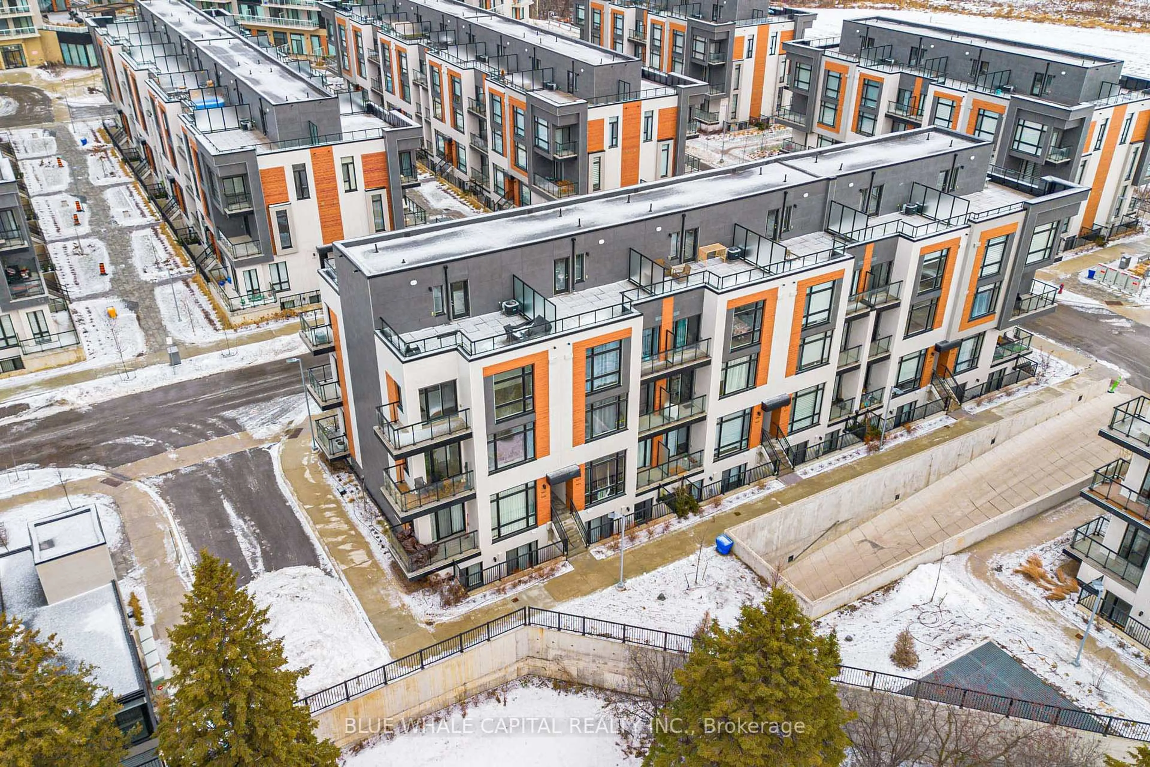 A pic from outside/outdoor area/front of a property/back of a property/a pic from drone, unknown for 15 David Rd, Richmond Hill Ontario L4S 0N2