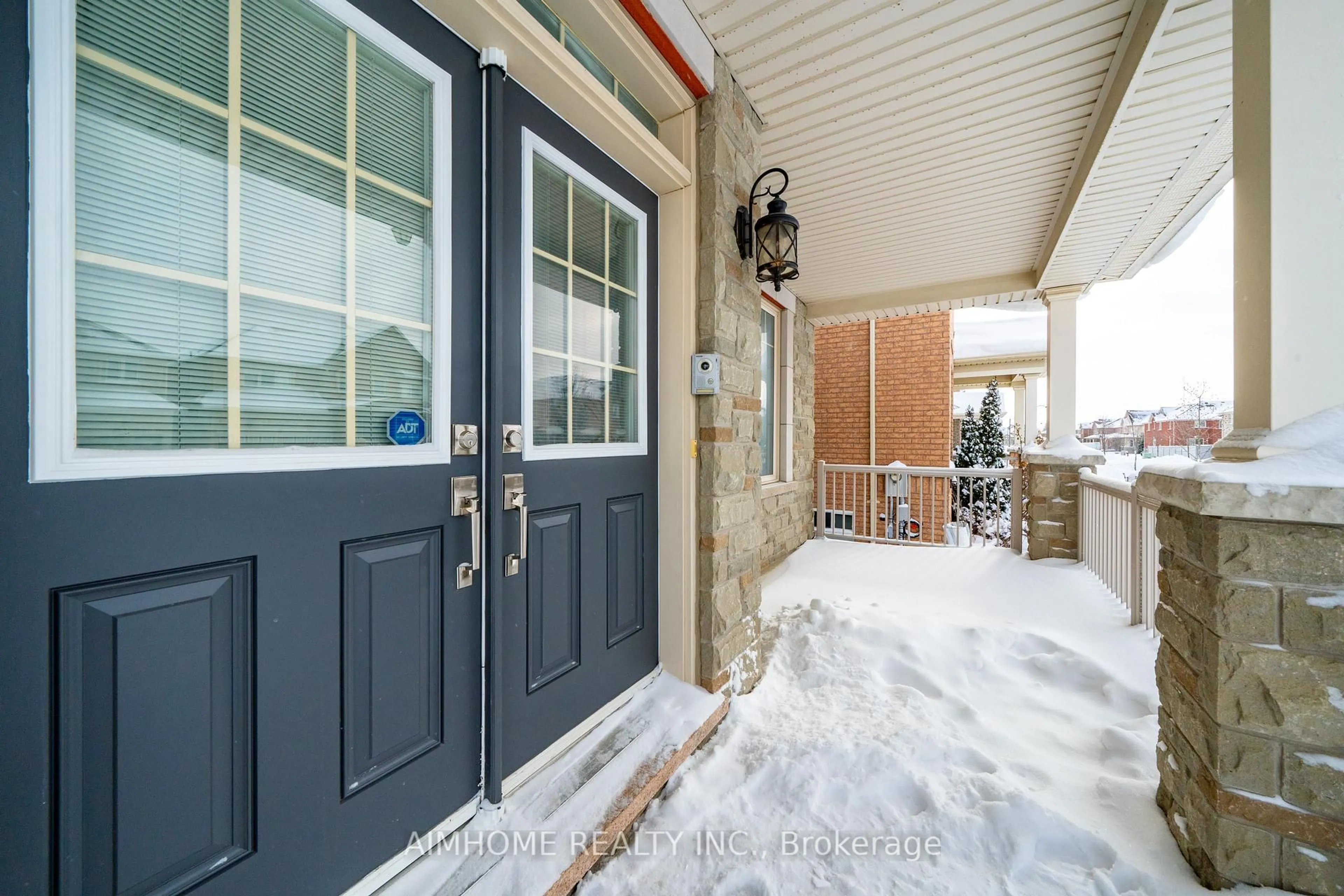 Indoor entryway for 15 Rowley St, Richmond Hill Ontario L4E 0N2