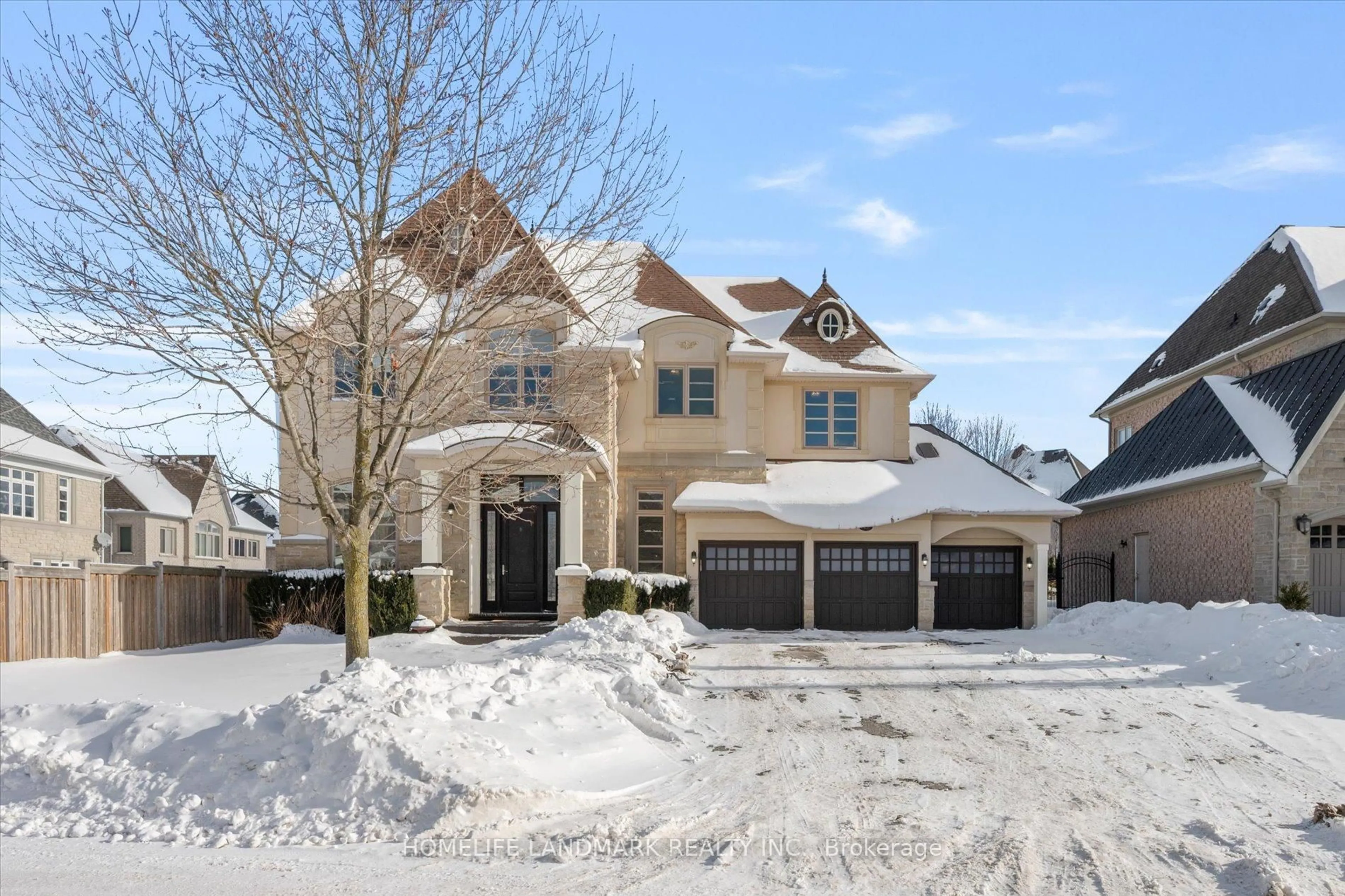 Home with brick exterior material, street for 45 Carisbrooke Circ, Aurora Ontario L4G 0K4