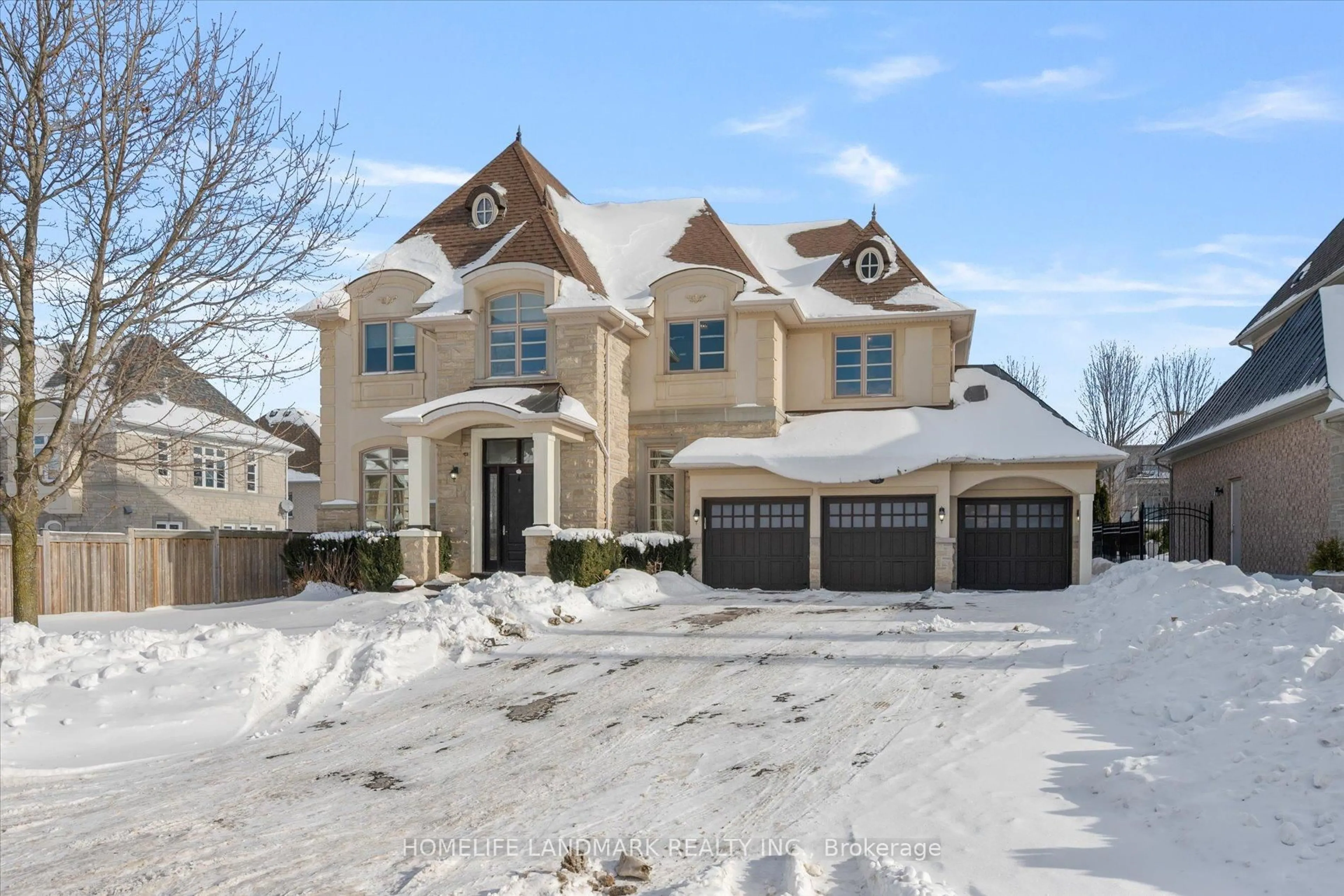 Home with brick exterior material, street for 45 Carisbrooke Circ, Aurora Ontario L4G 0K4