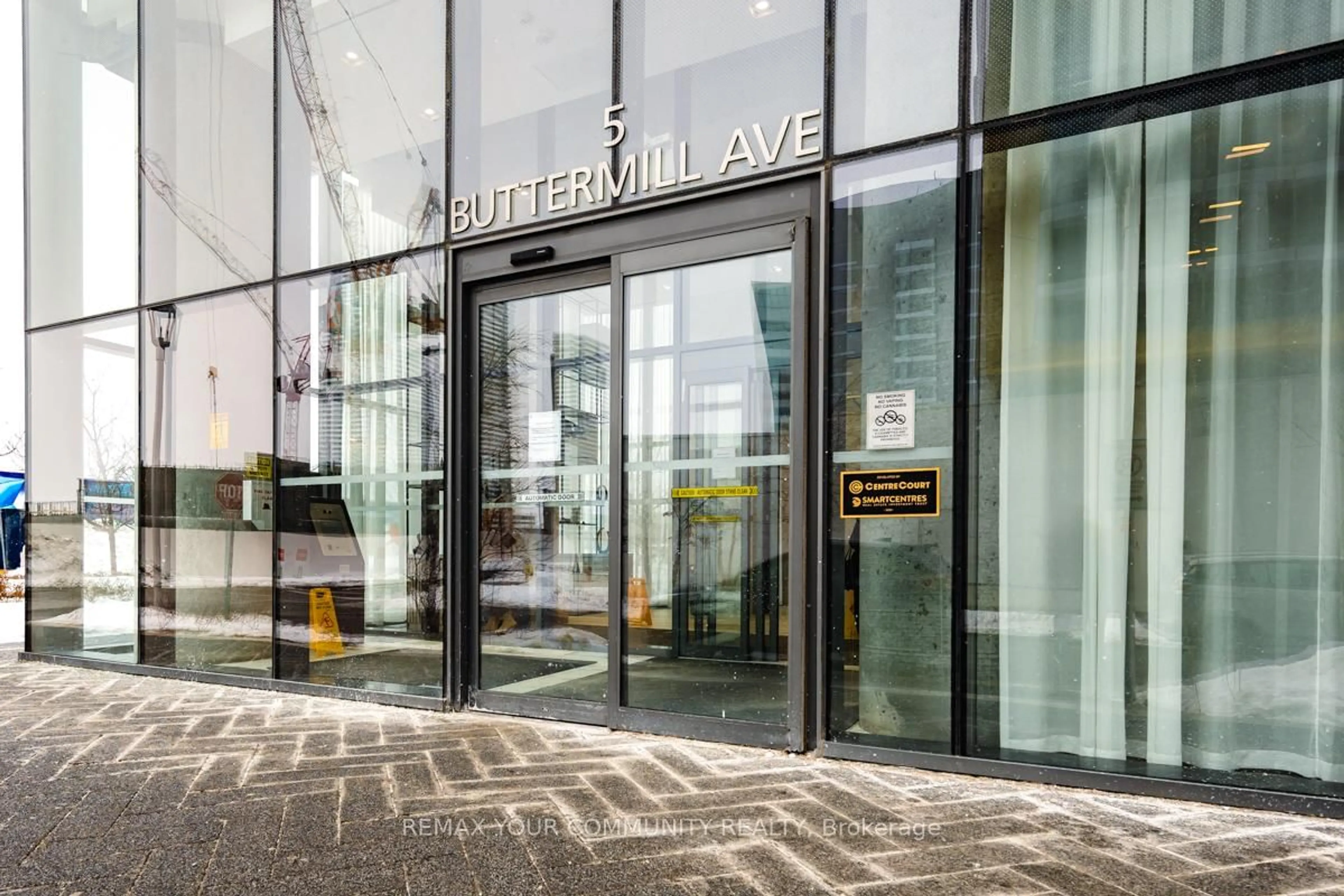 Indoor foyer for 5 Buttermill Ave #4601, Vaughan Ontario L4K 0J5