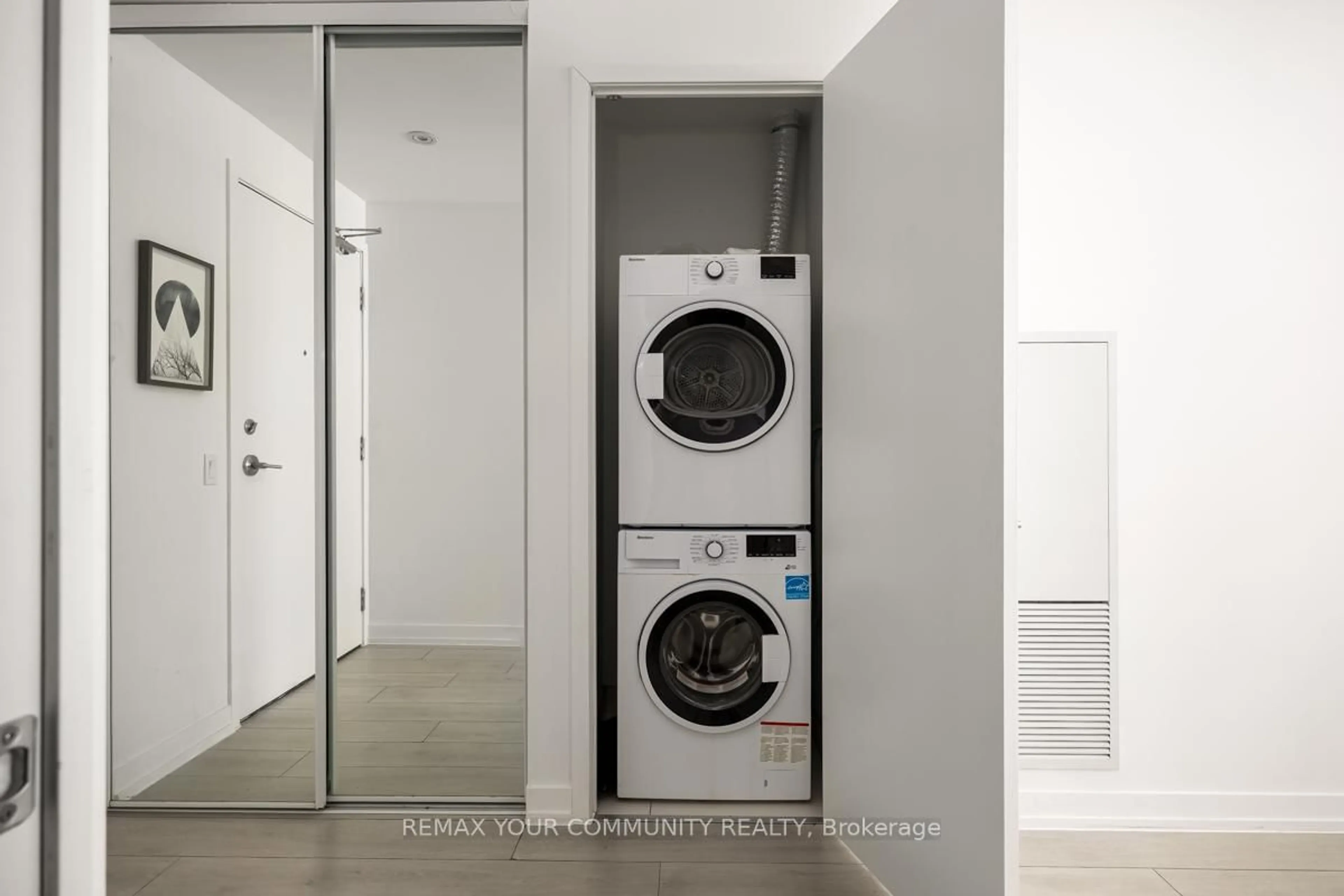 Laundry room for 5 Buttermill Ave #4601, Vaughan Ontario L4K 0J5