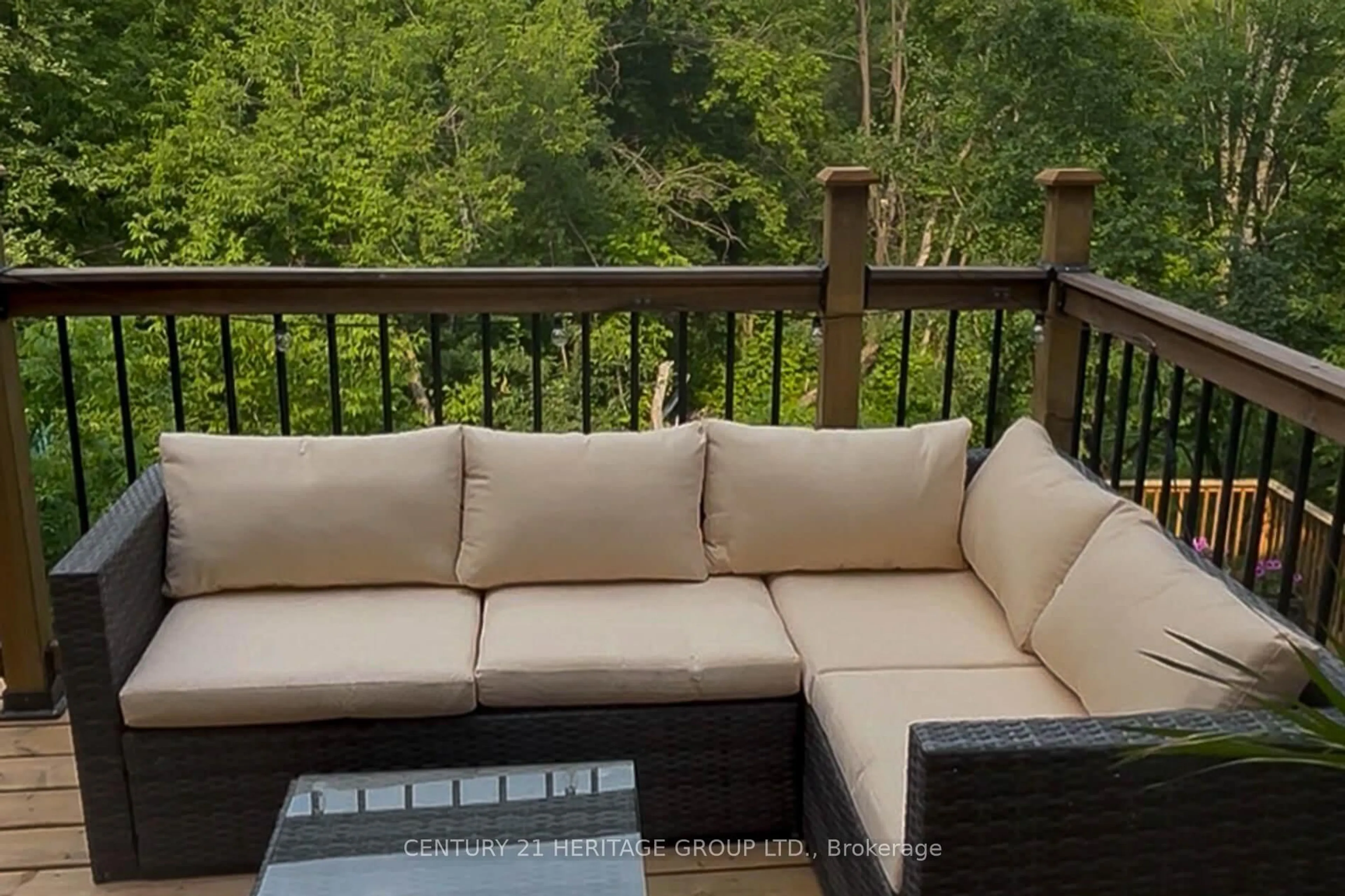 Patio, water/lake/river/ocean view for 13 Michael Dr, Richmond Hill Ontario L4C 5W6