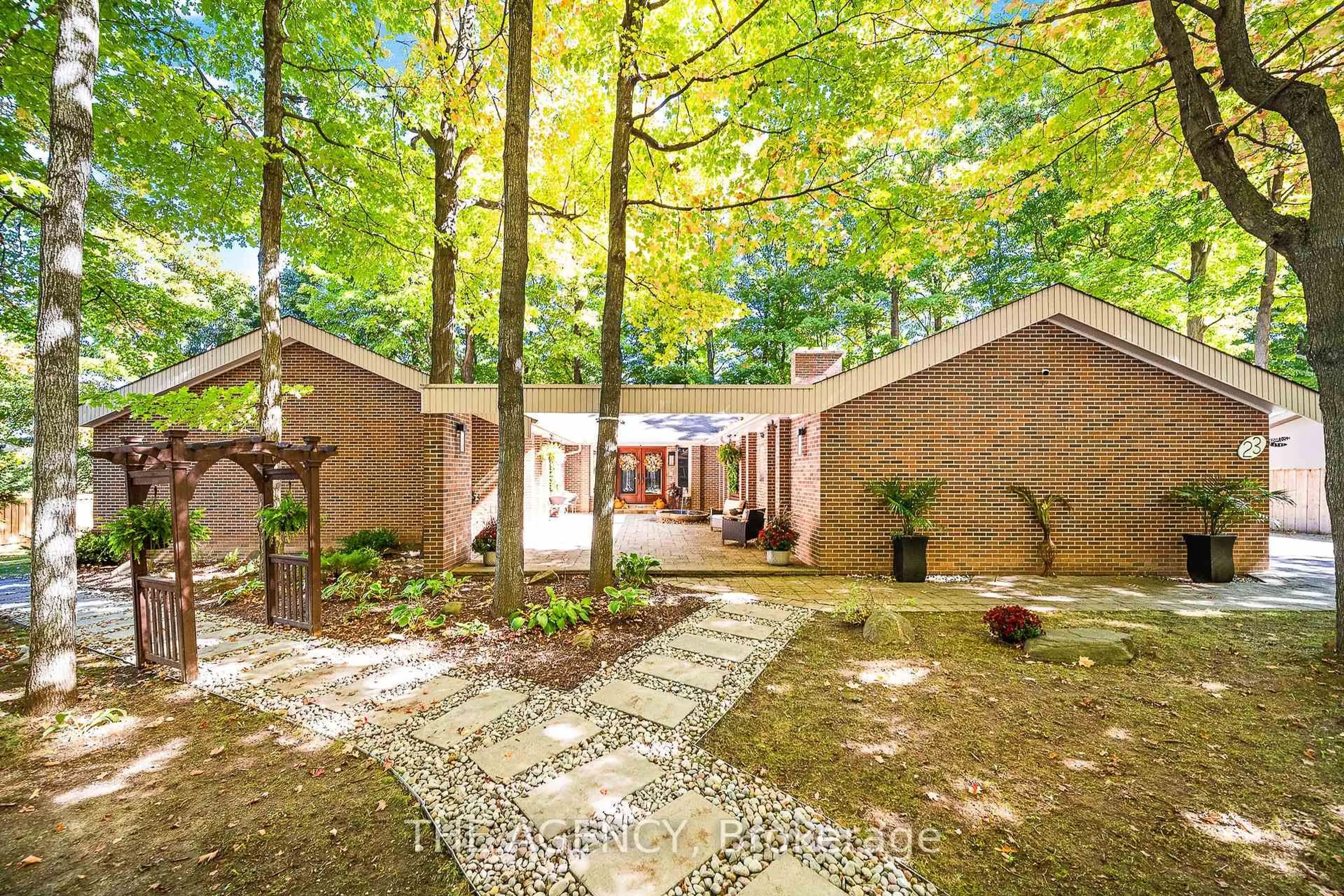 Unknown for 23 Cedarwood Cres, King Ontario L0G 1N0