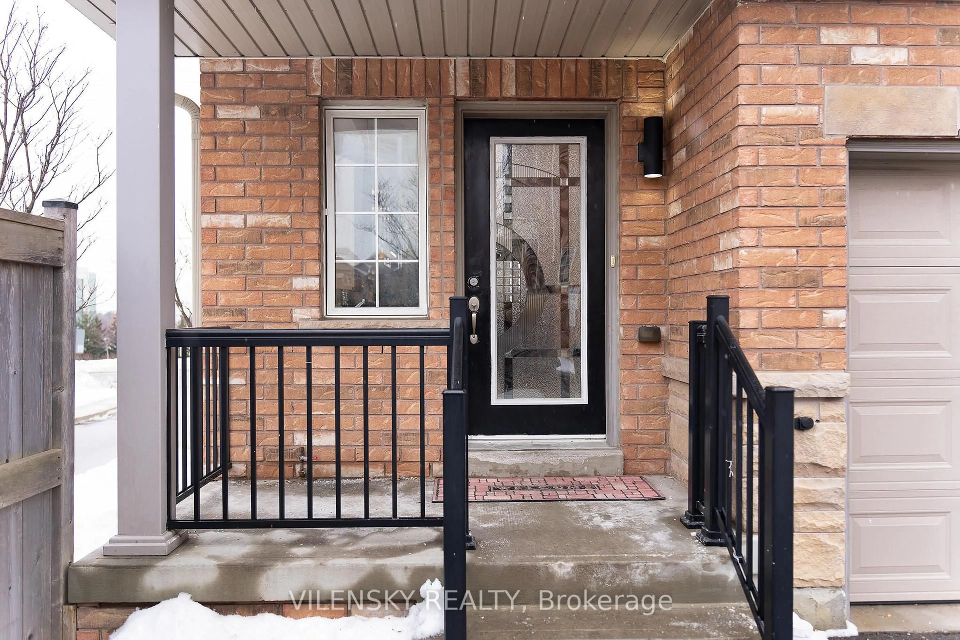 Indoor entryway for 8777 Dufferin St #17, Vaughan Ontario L4J 8W3