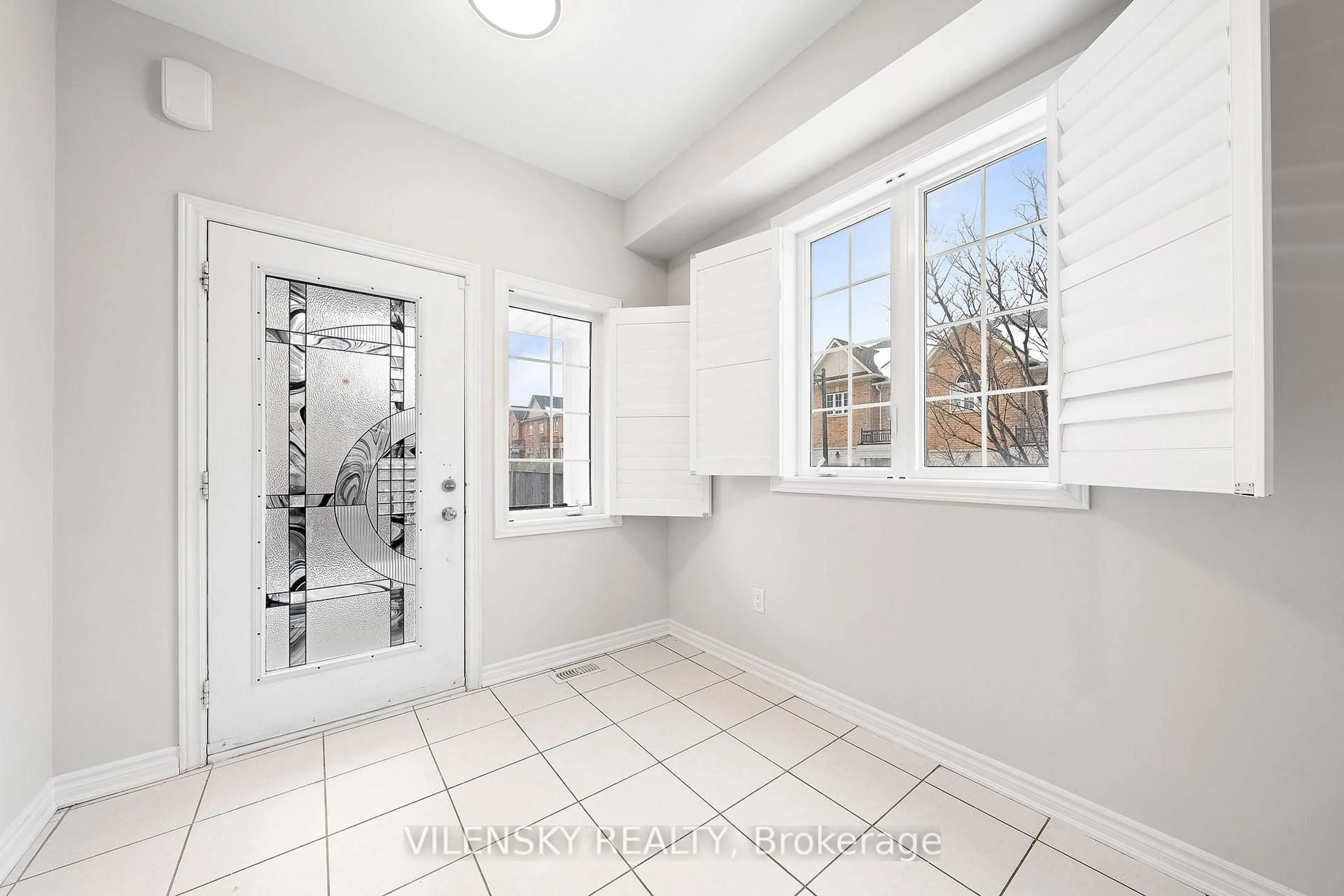 Unknown for 8777 Dufferin St #17, Vaughan Ontario L4J 8W3