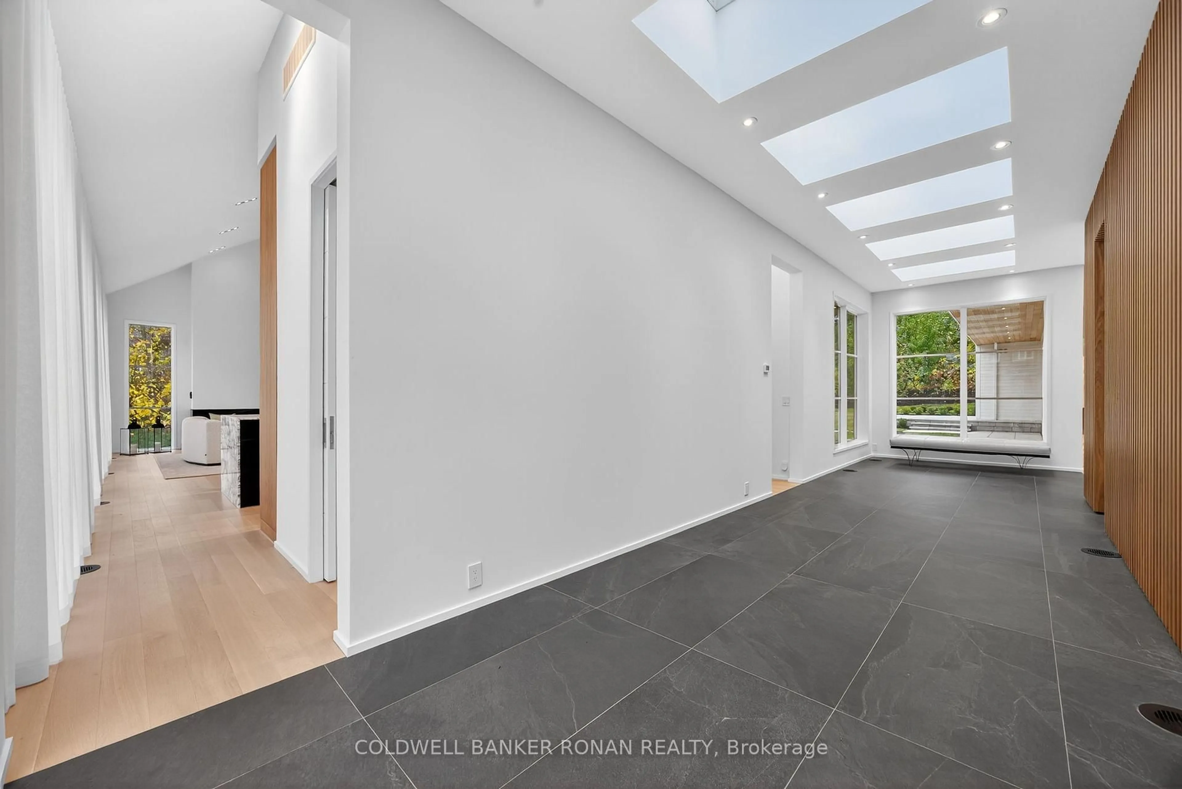 Unknown for 9 Gray Ave, New Tecumseth Ontario L9R 1P3