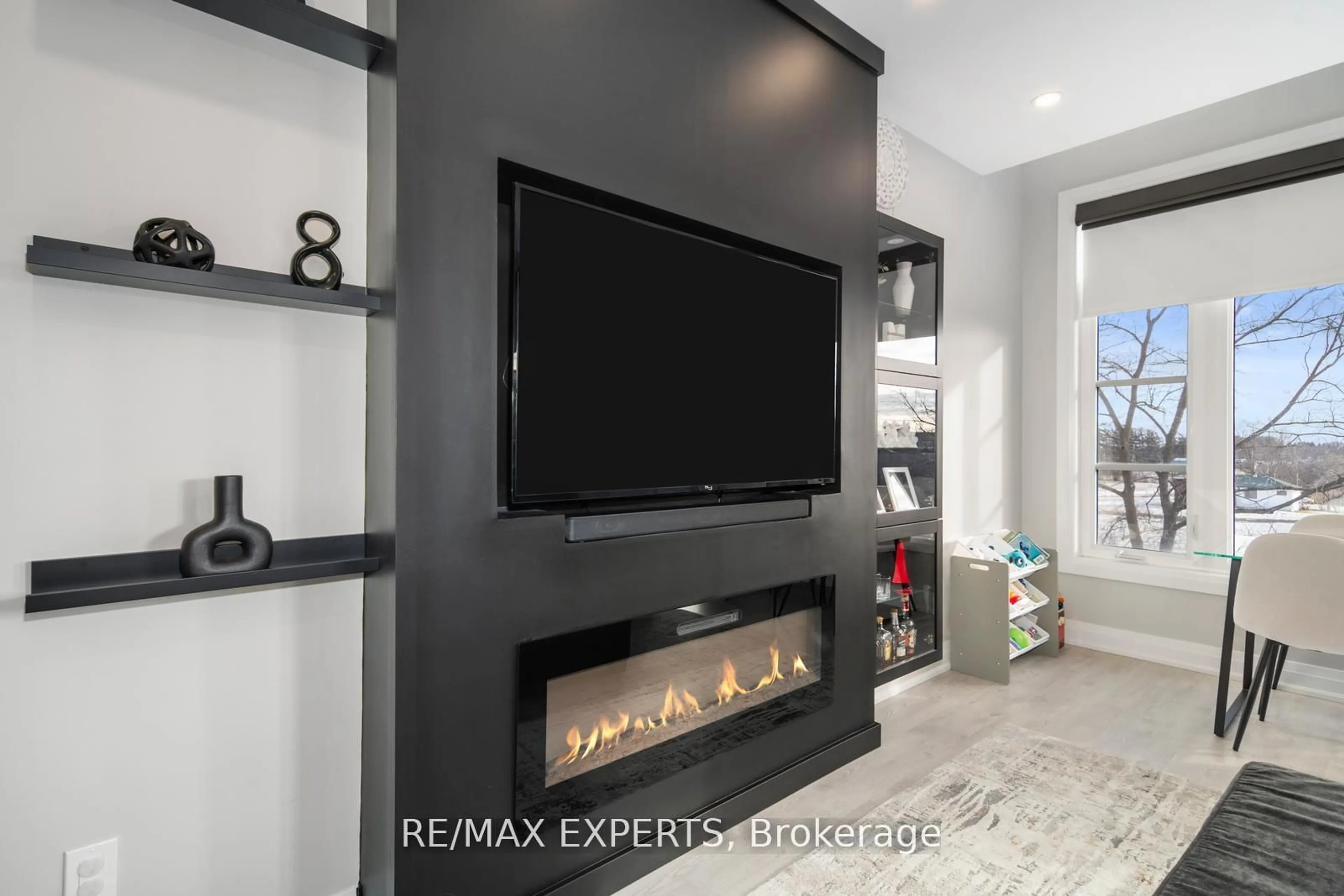 Home theater for 8167 Kipling Ave #40, Vaughan Ontario L4L 0G4