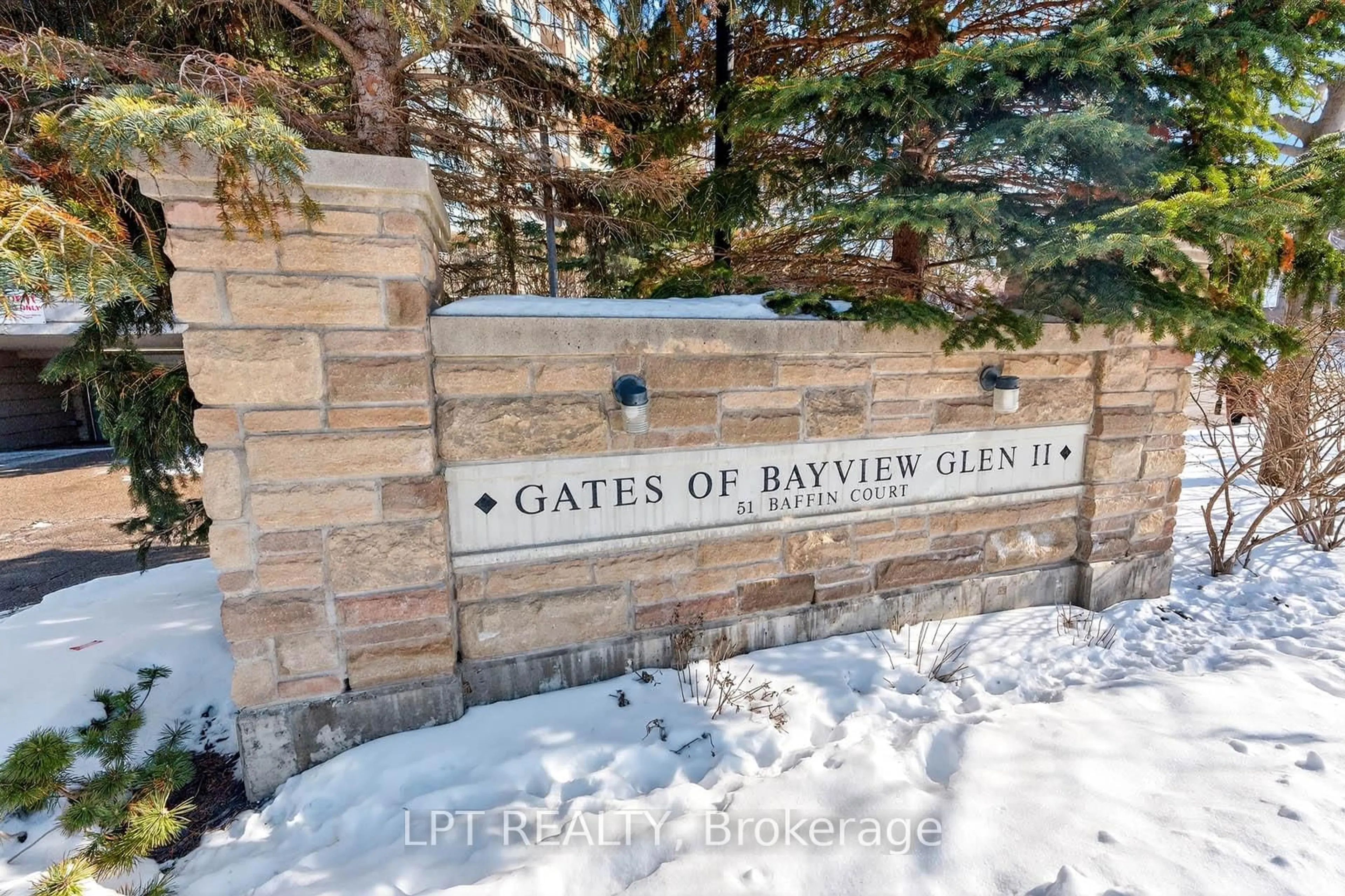 Indoor foyer for 51 Baffin Crt #501, Richmond Hill Ontario L4B 4P6