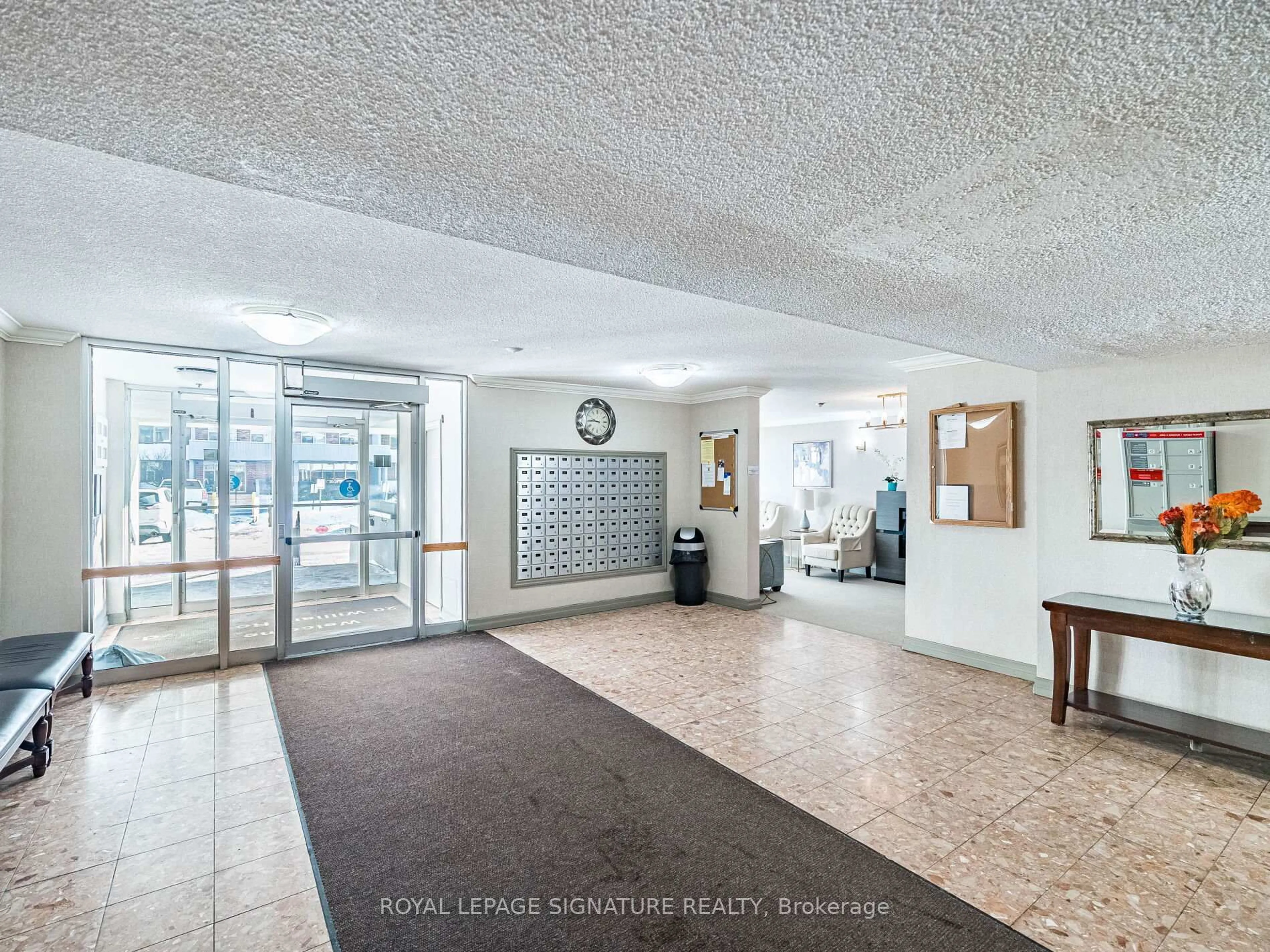 Unknown for 20 William Roe Blvd #308, Newmarket Ontario L3Y 5V6