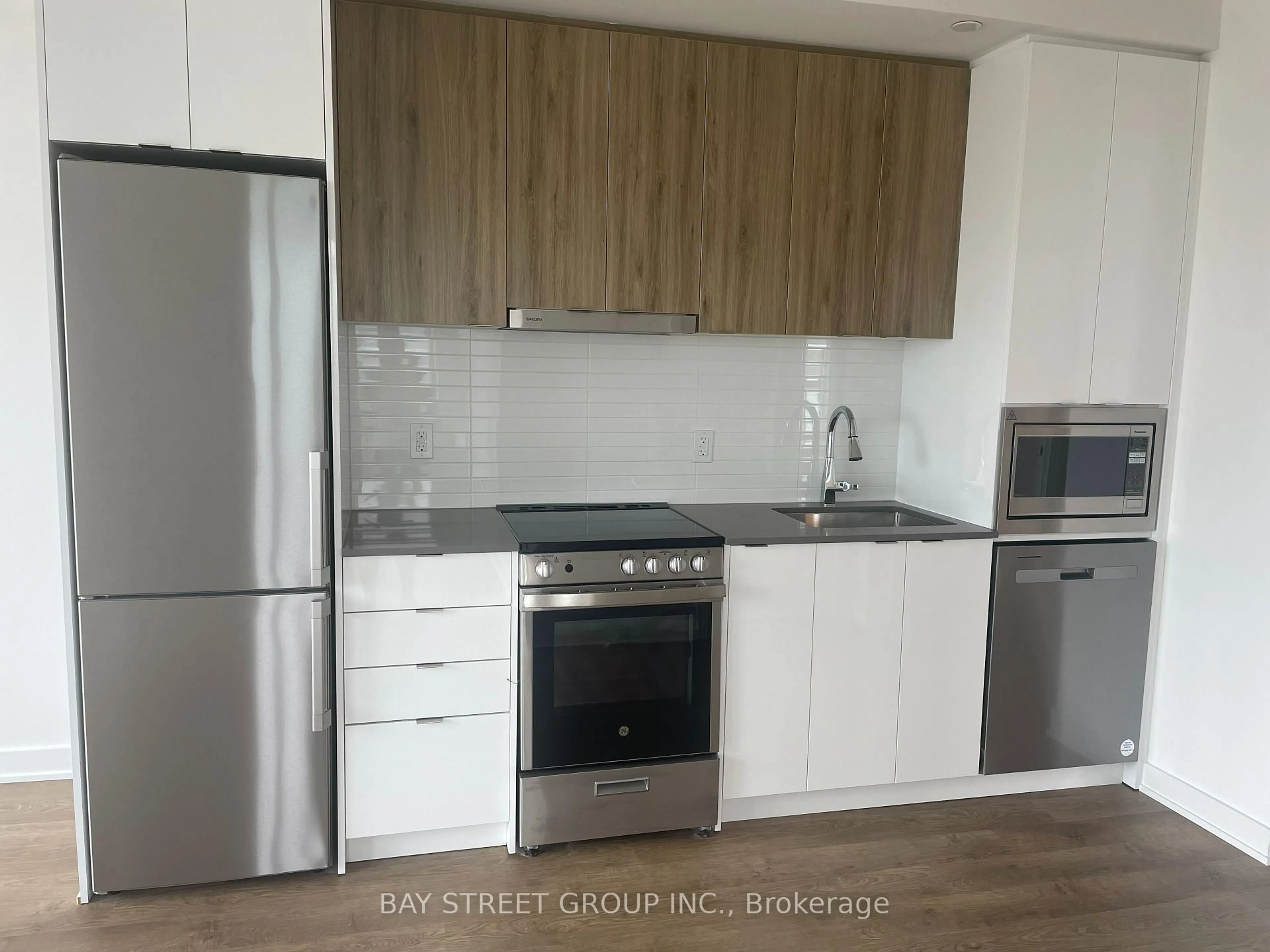 Standard kitchen, wood/laminate floor for 50 Upper Mall Way #329, Vaughan Ontario L4J 4P8