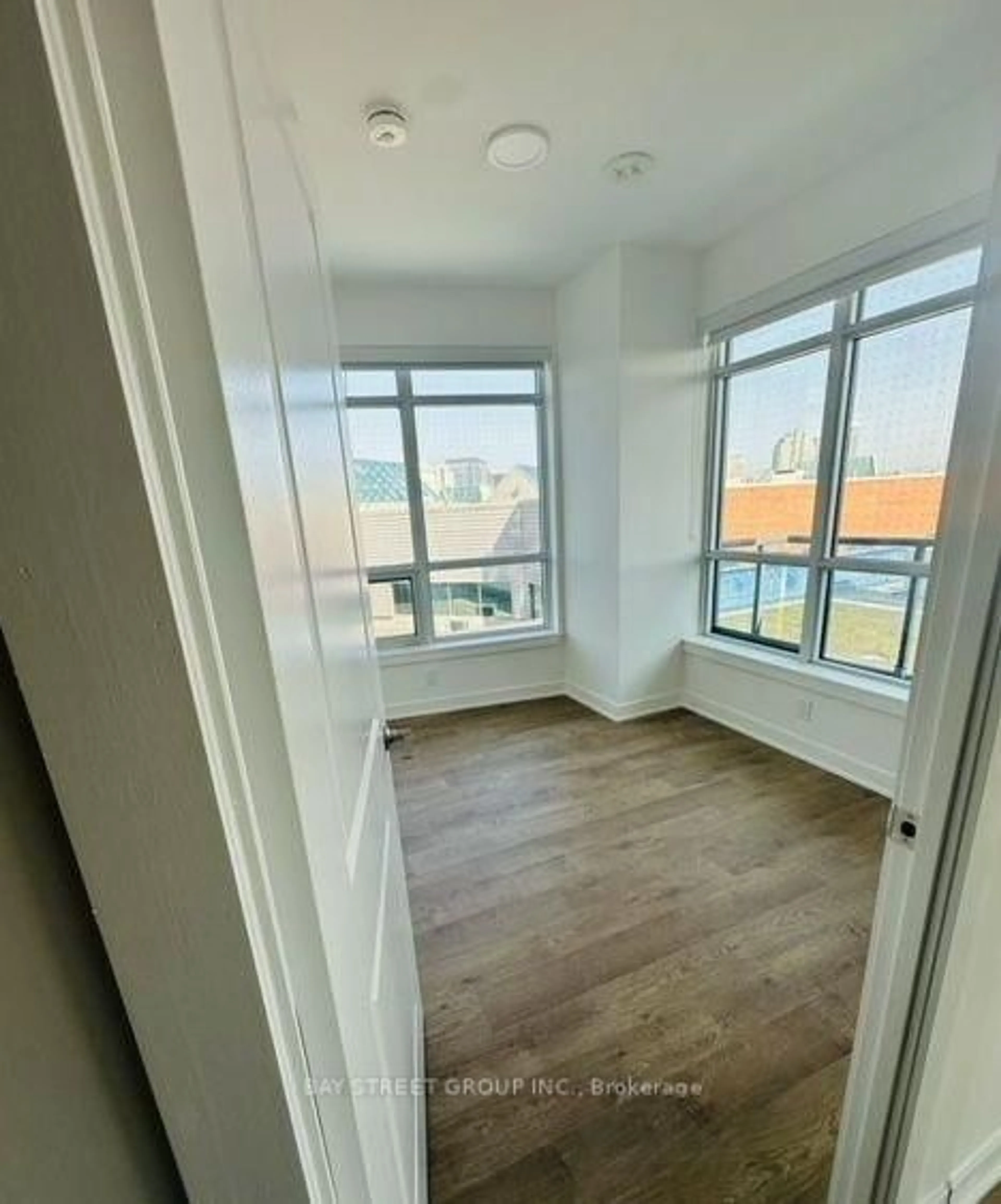 A pic of a room for 50 Upper Mall Way #329, Vaughan Ontario L4J 4P8