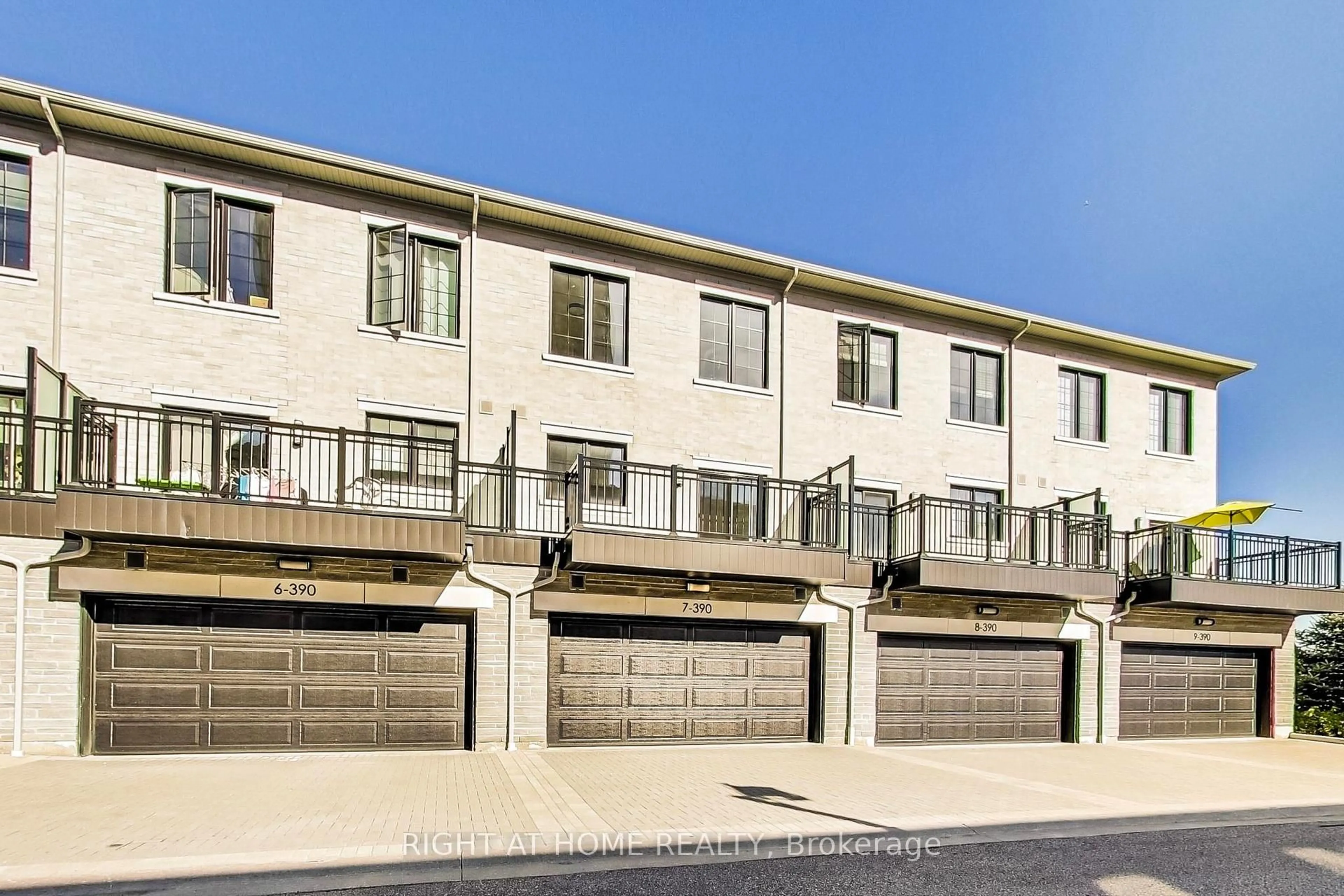 Unknown for 390 Highway 7 #TH7, Richmond Hill Ontario L4B 0G5