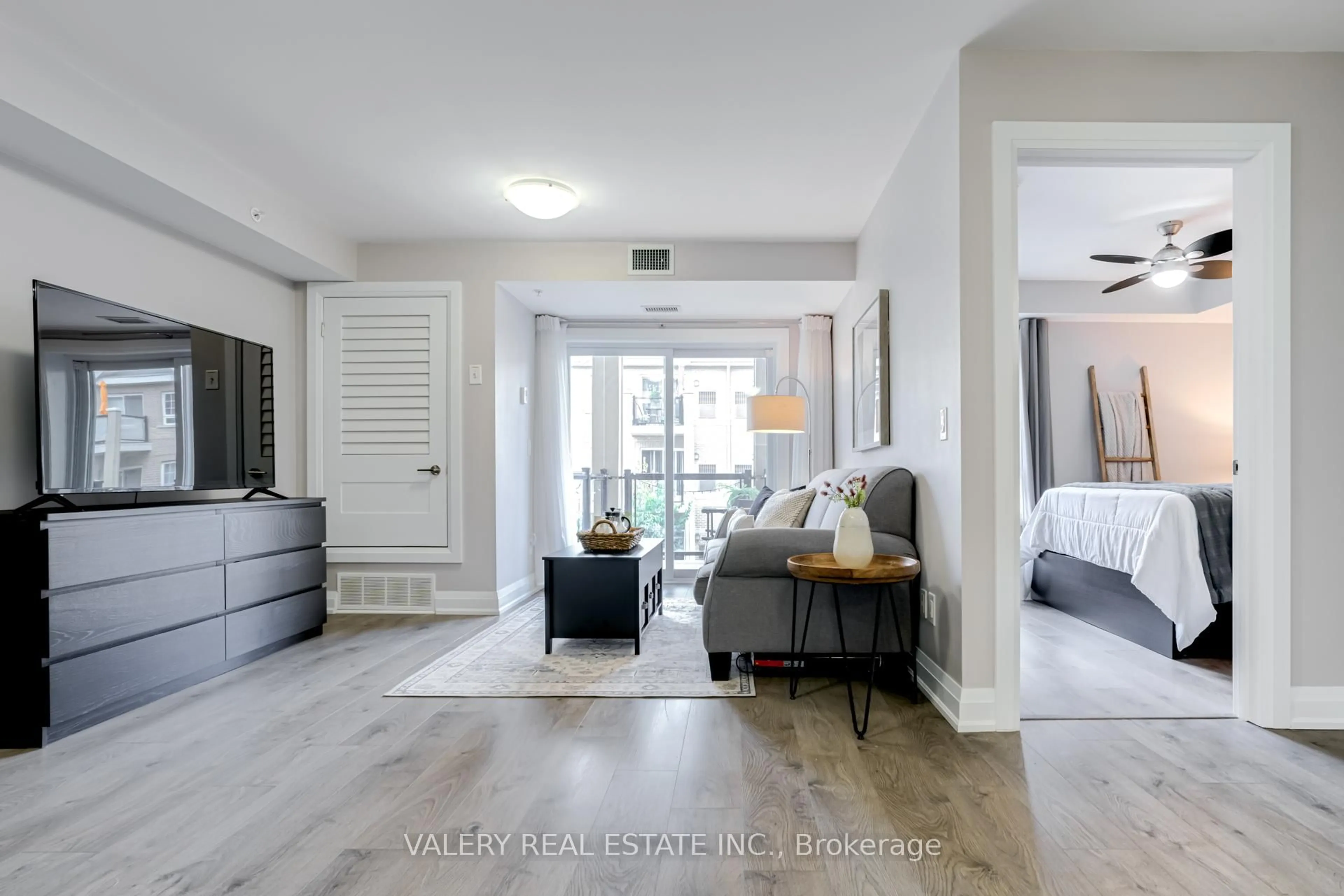 Indoor entryway for 481 Rupert Ave #226, Whitchurch-Stouffville Ontario L4A 1Y7