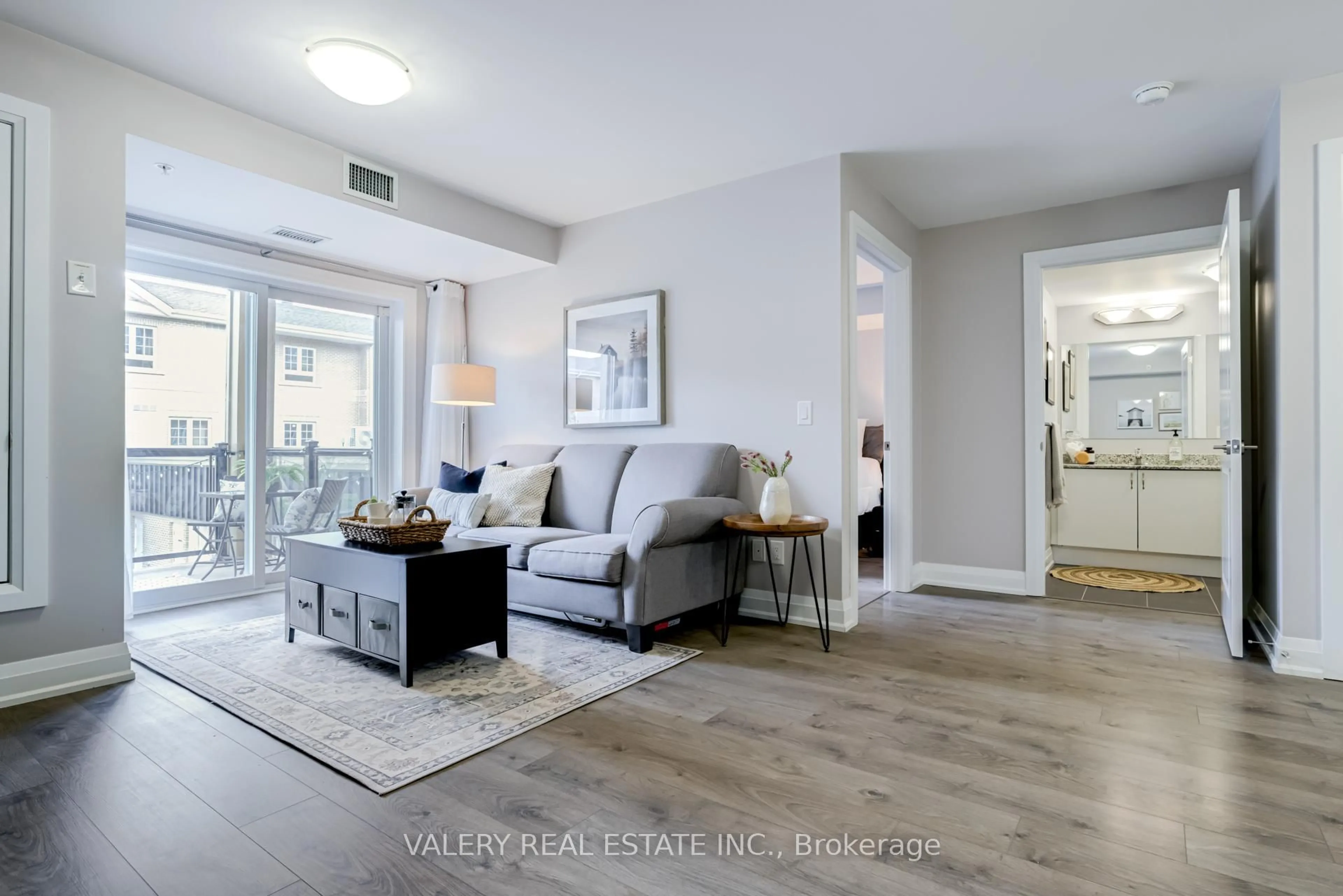 Living room with furniture, unknown for 481 Rupert Ave #226, Whitchurch-Stouffville Ontario L4A 1Y7