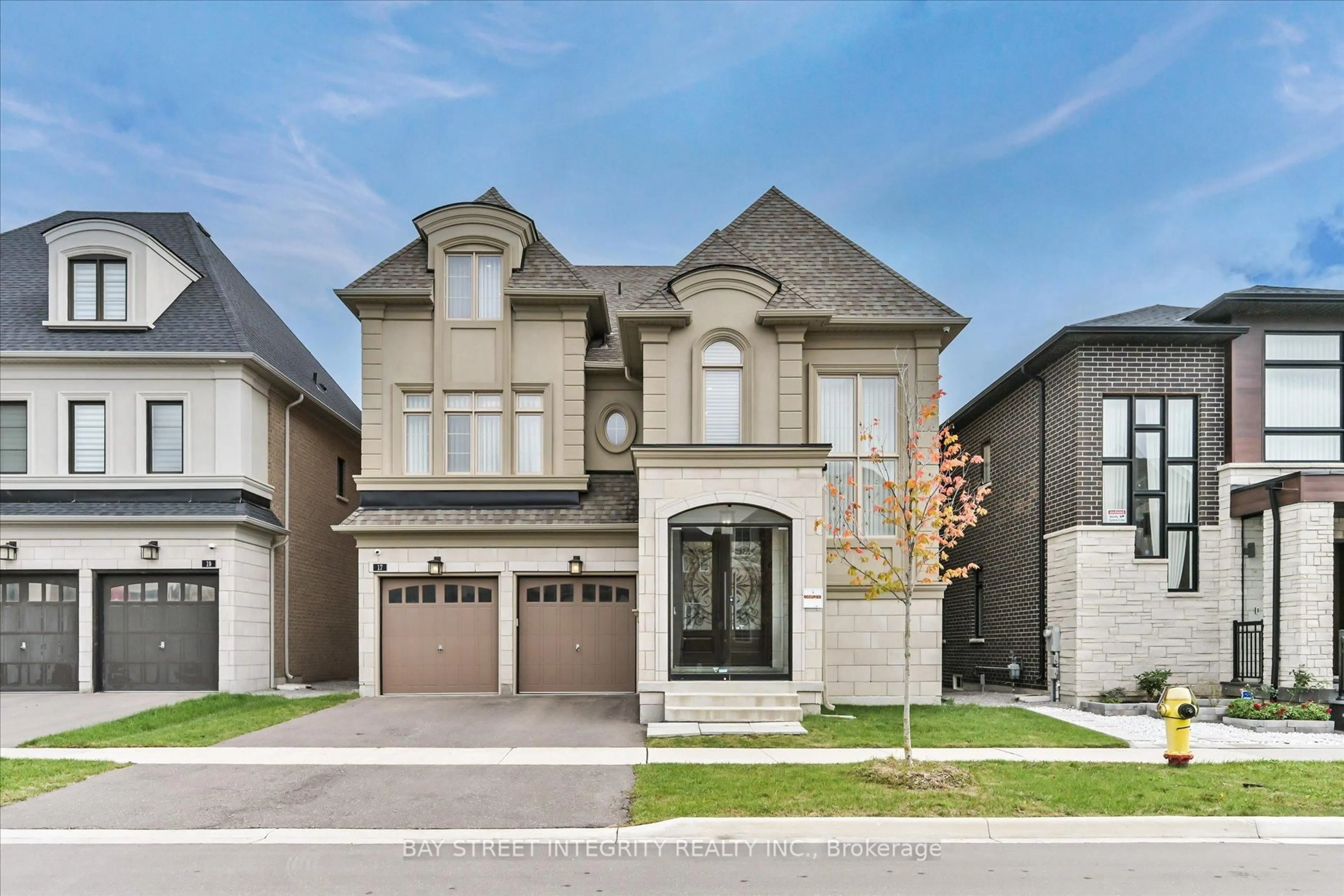 Home with brick exterior material, street for 17 Red Giant St, Richmond Hill Ontario L4C 4Z1