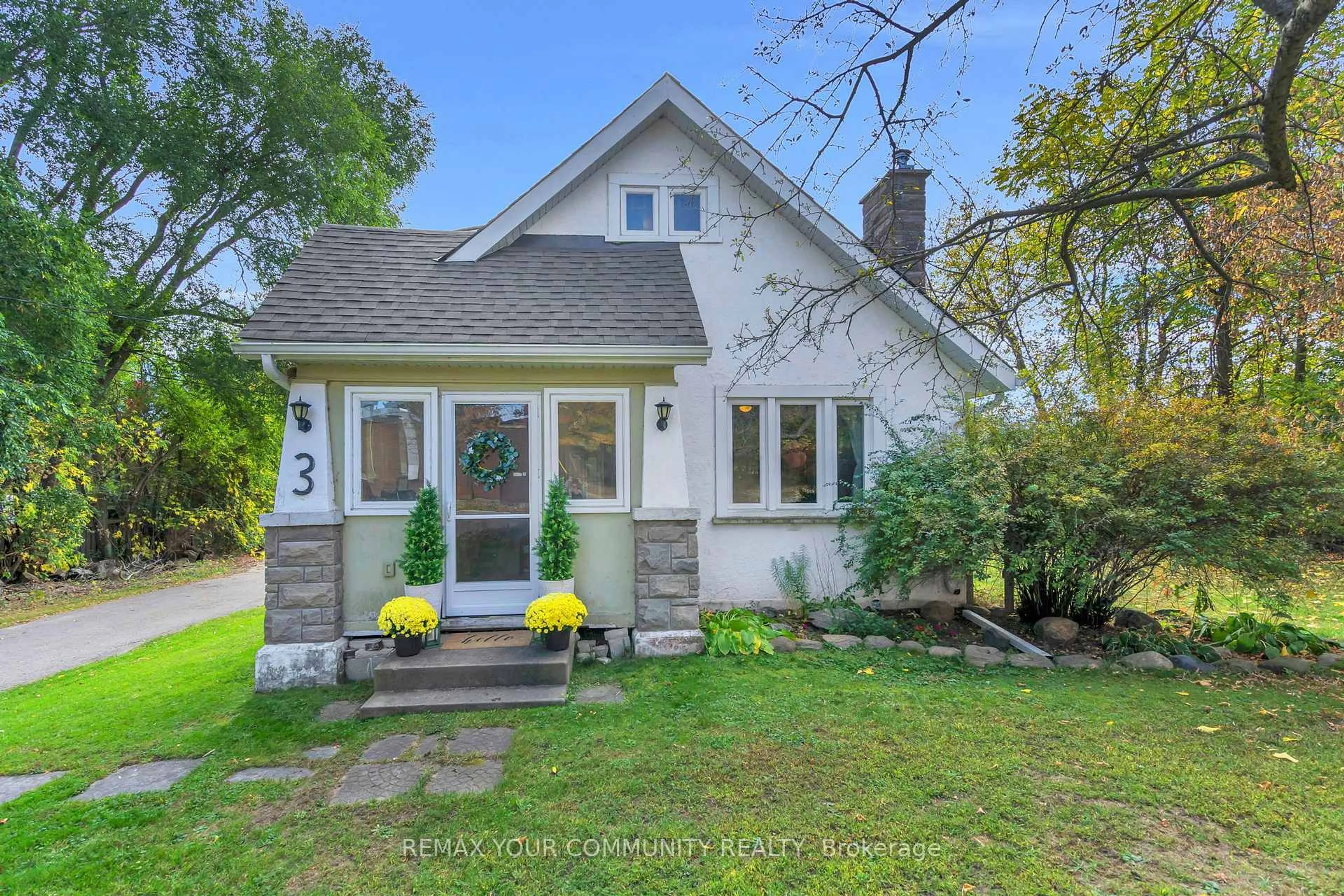 Home with brick exterior material, street for 3 Catering Rd, Georgina Ontario L0E 1R0