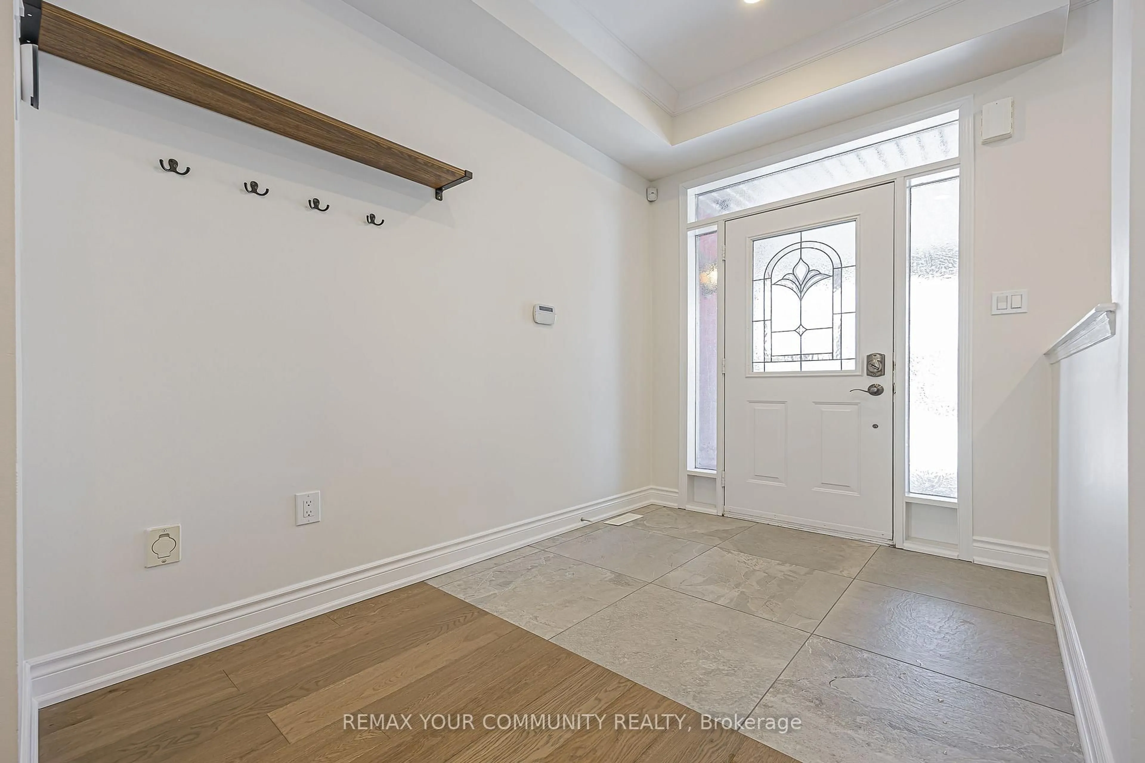 Indoor entryway for 188 Fred Mclaren Blvd, Markham Ontario L6E 1H2