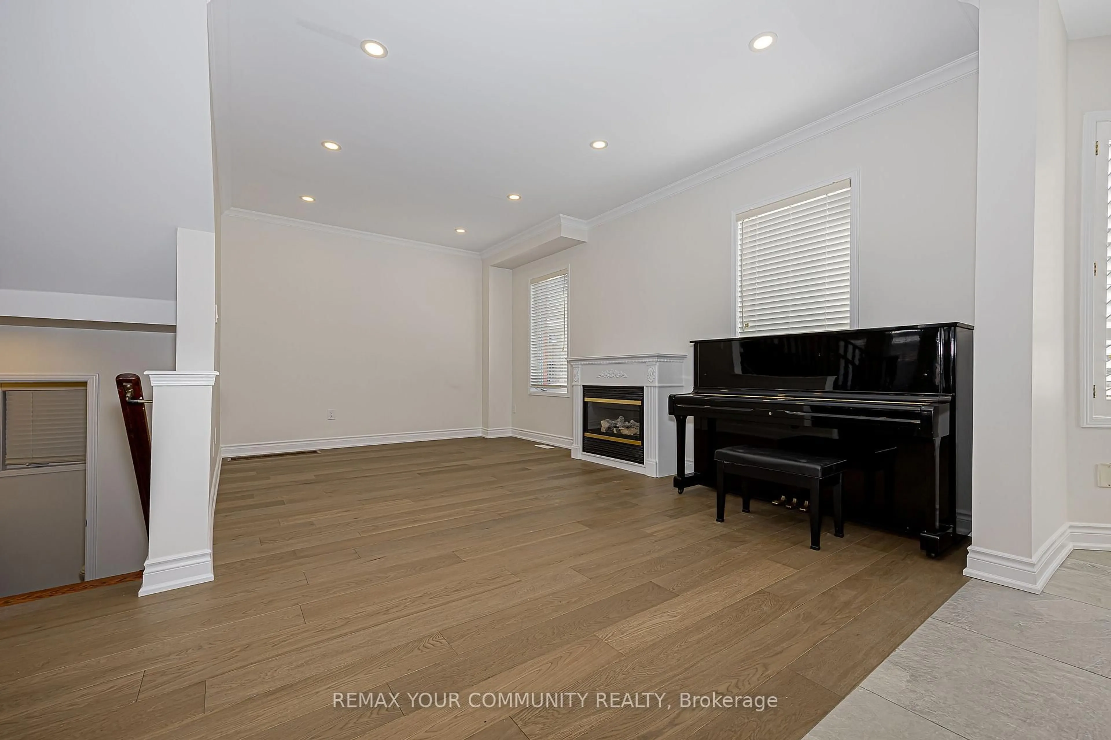 A pic of a room for 188 Fred Mclaren Blvd, Markham Ontario L6E 1H2