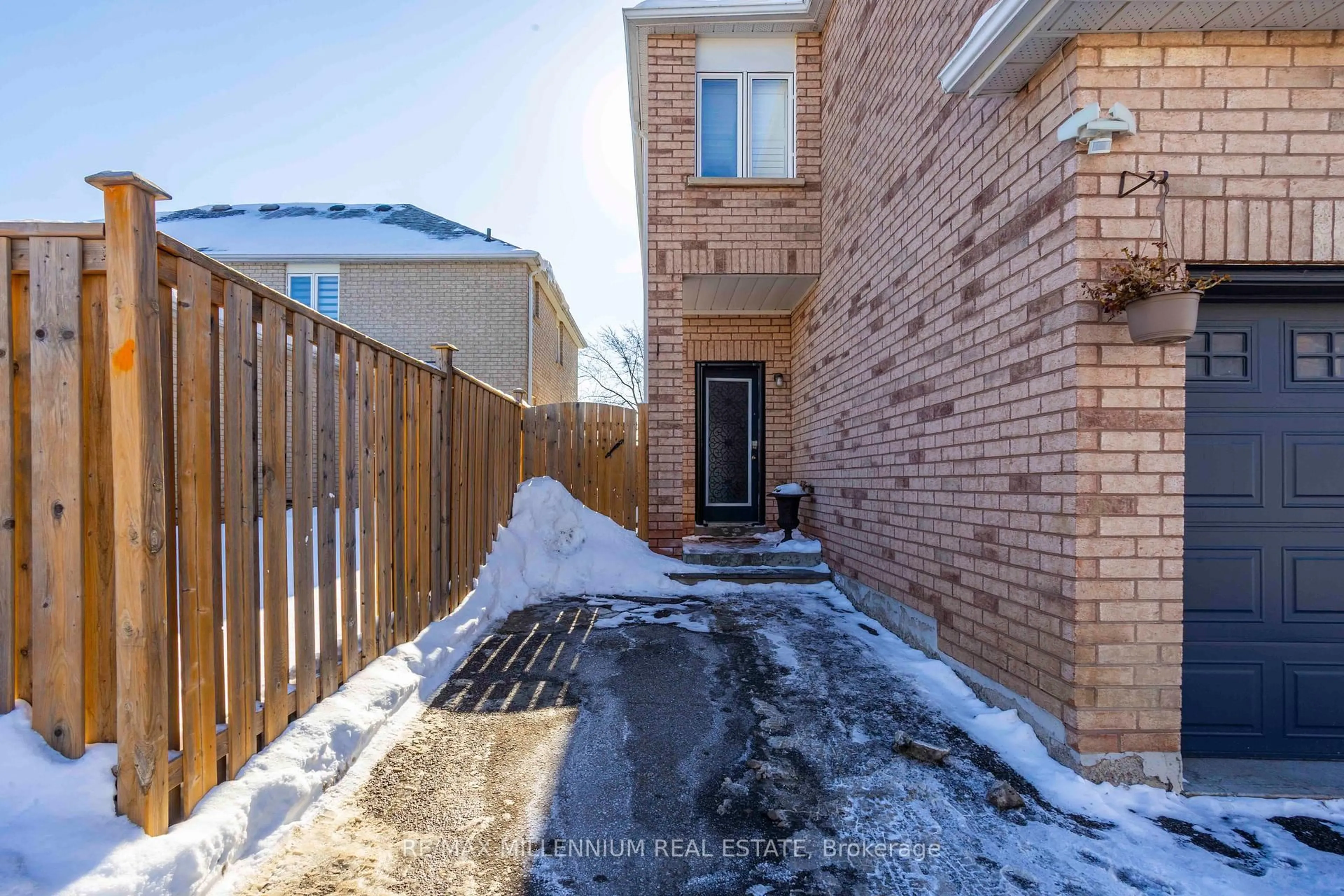 Unknown for 116 Emery Hill Blvd, Markham Ontario L6S 2S6