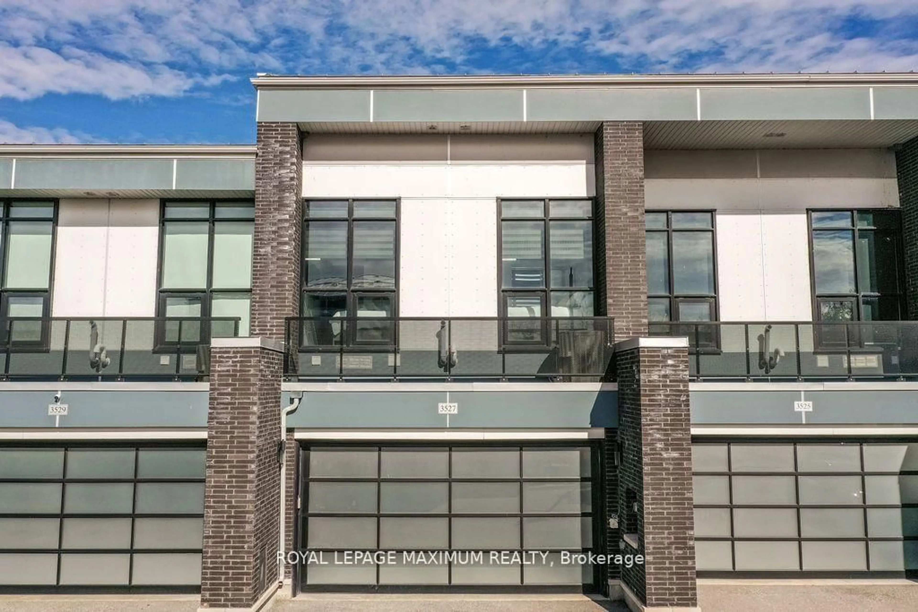 Home with brick exterior material, building for 3527 Riva Ave, Innisfil Ontario L9S 0L5