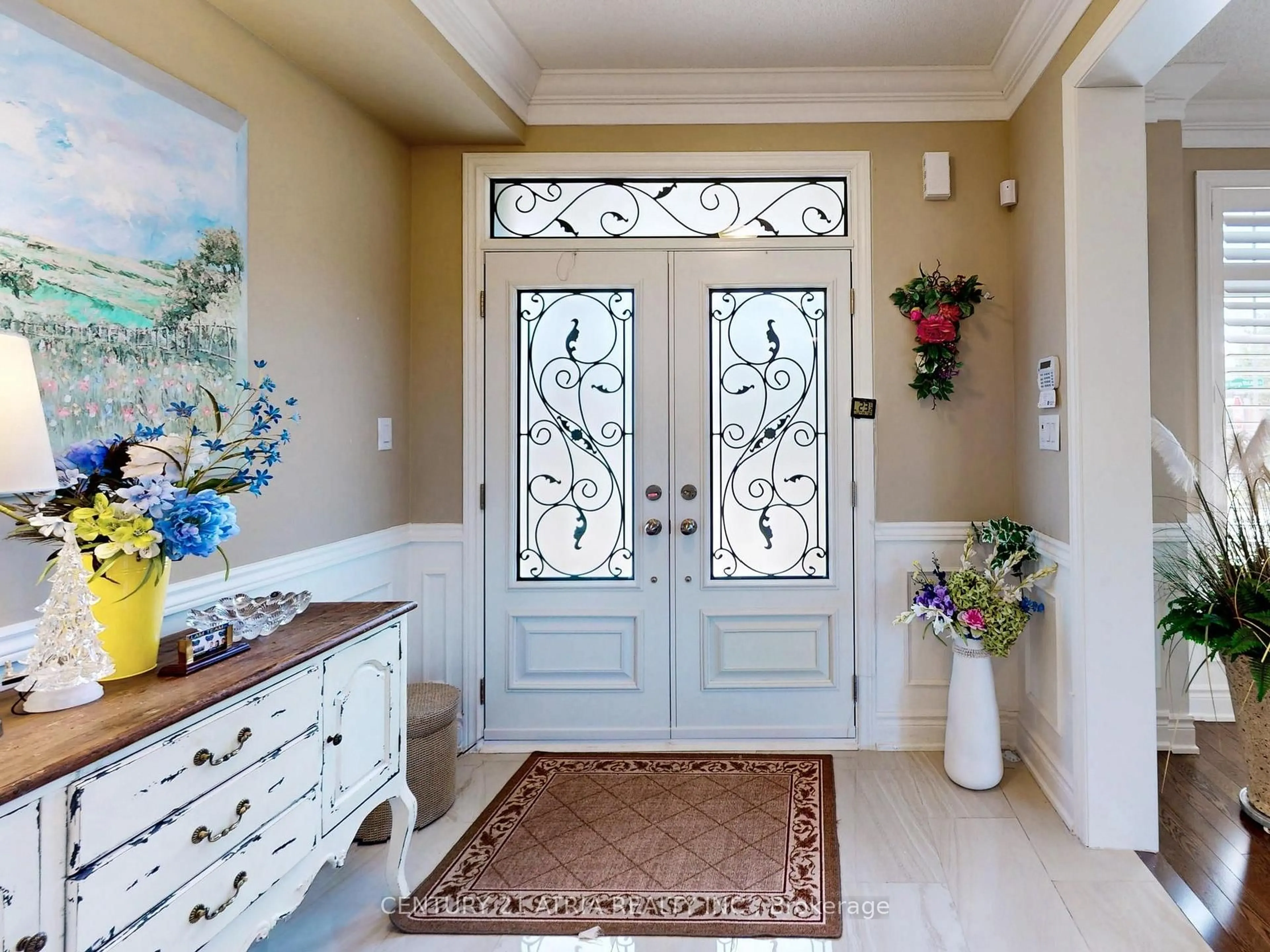 Indoor entryway for 2 Colonel George Mclaren Dr, Markham Ontario L6C 0L3