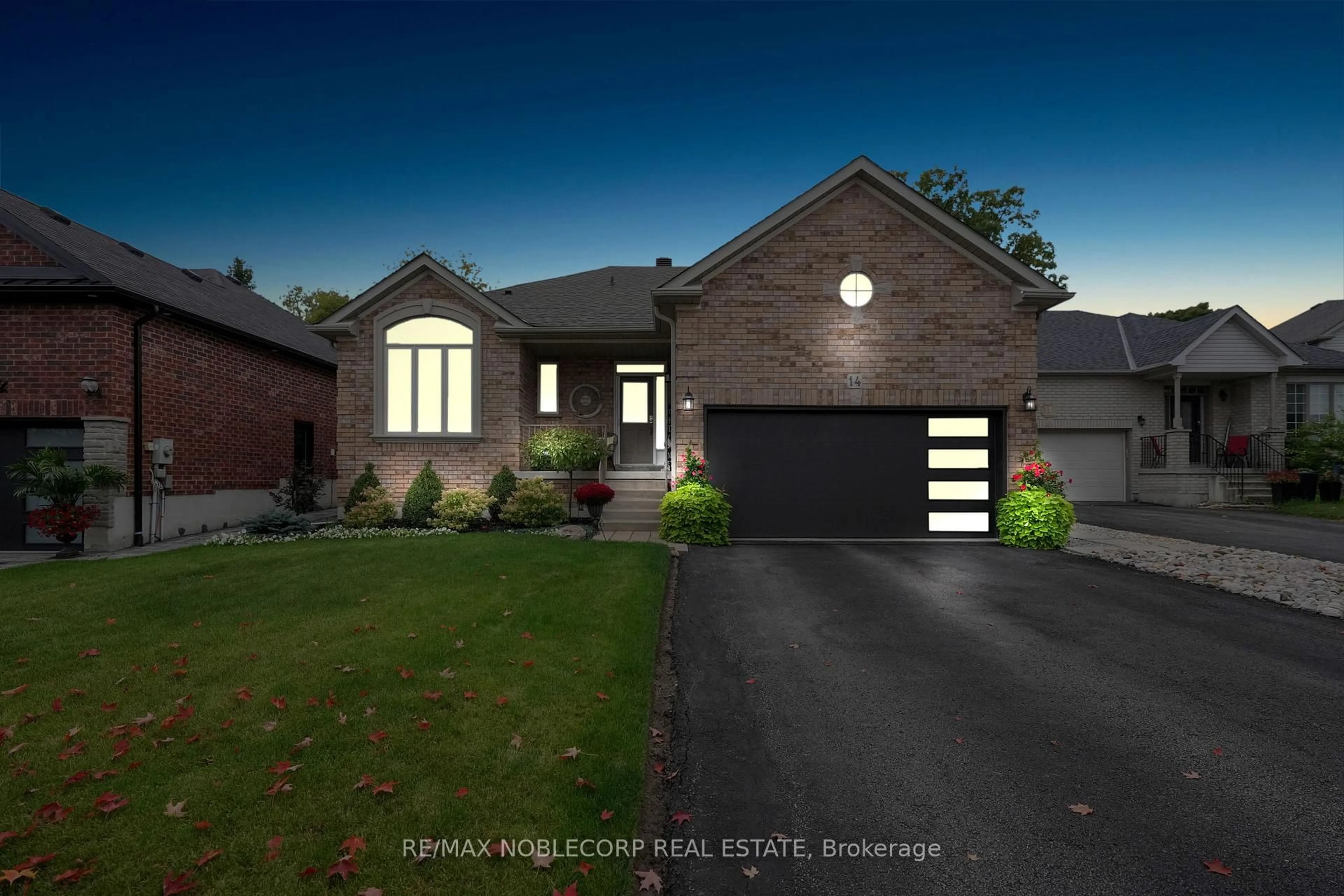 Home with brick exterior material, street for 14 Willard Hunt Crt, King Ontario L0G 1T0