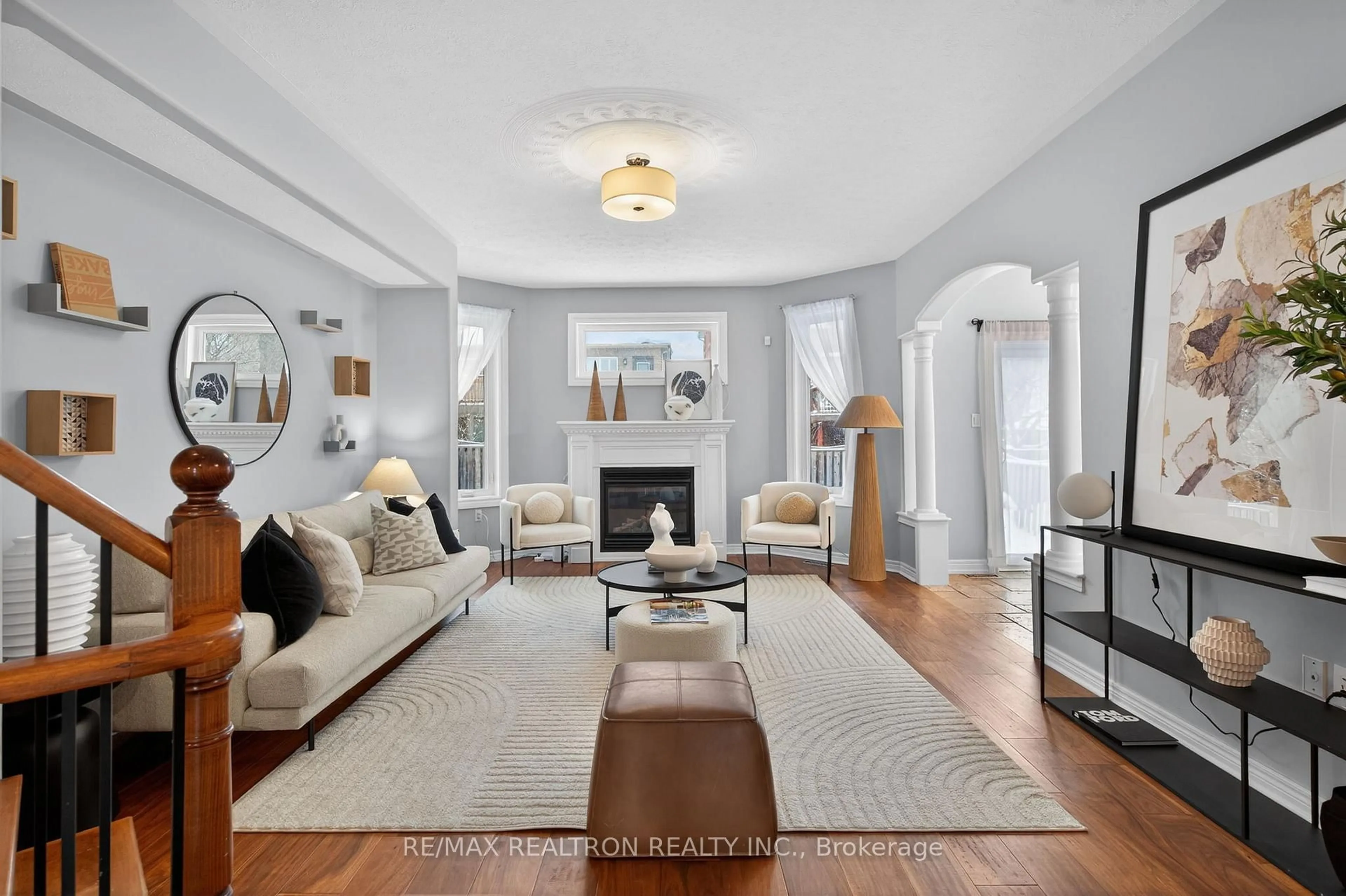 Living room with furniture, unknown for 80 Gardiner Dr, Bradford West Gwillimbury Ontario L3Z 3G2