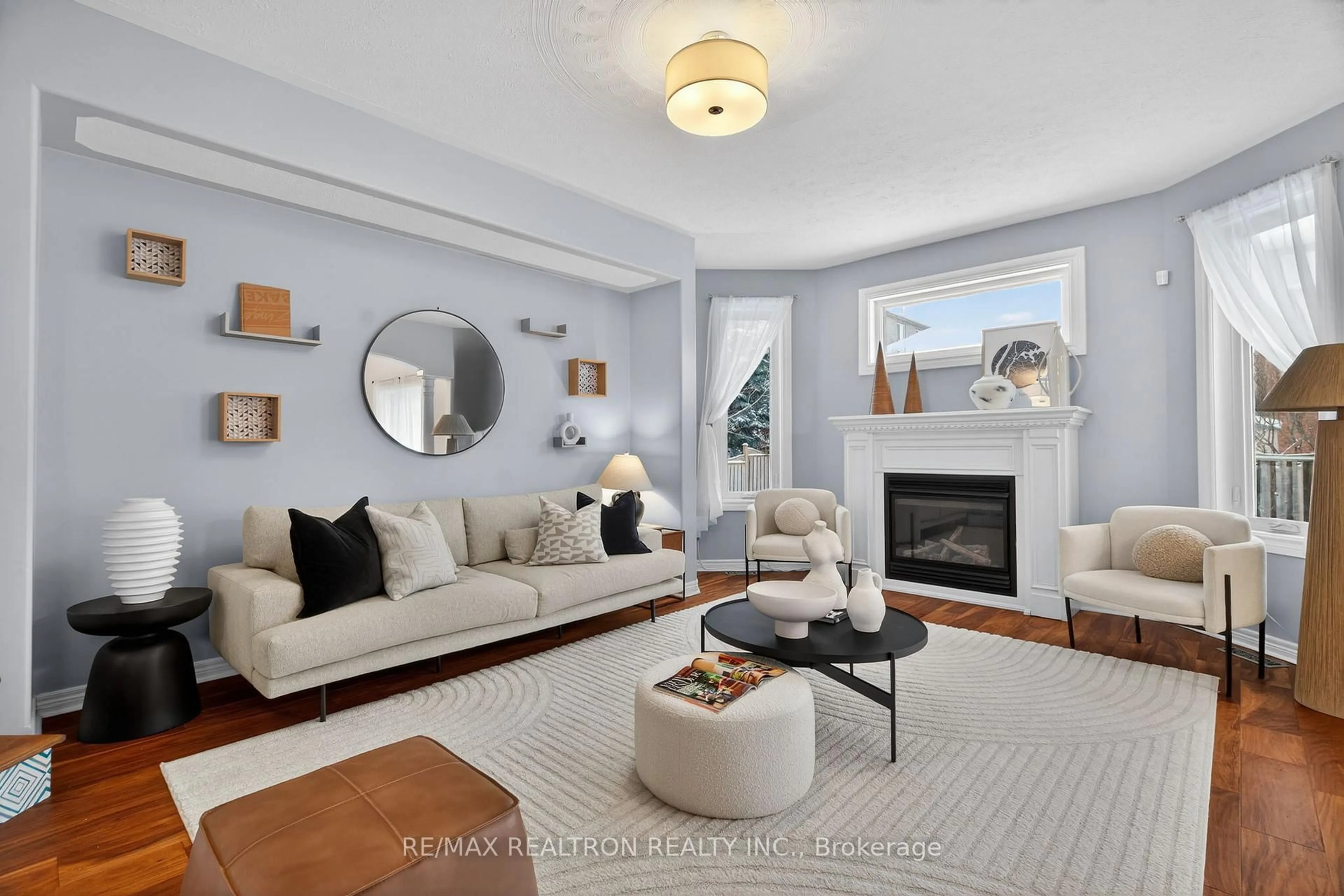 Living room with furniture, unknown for 80 Gardiner Dr, Bradford West Gwillimbury Ontario L3Z 3G2