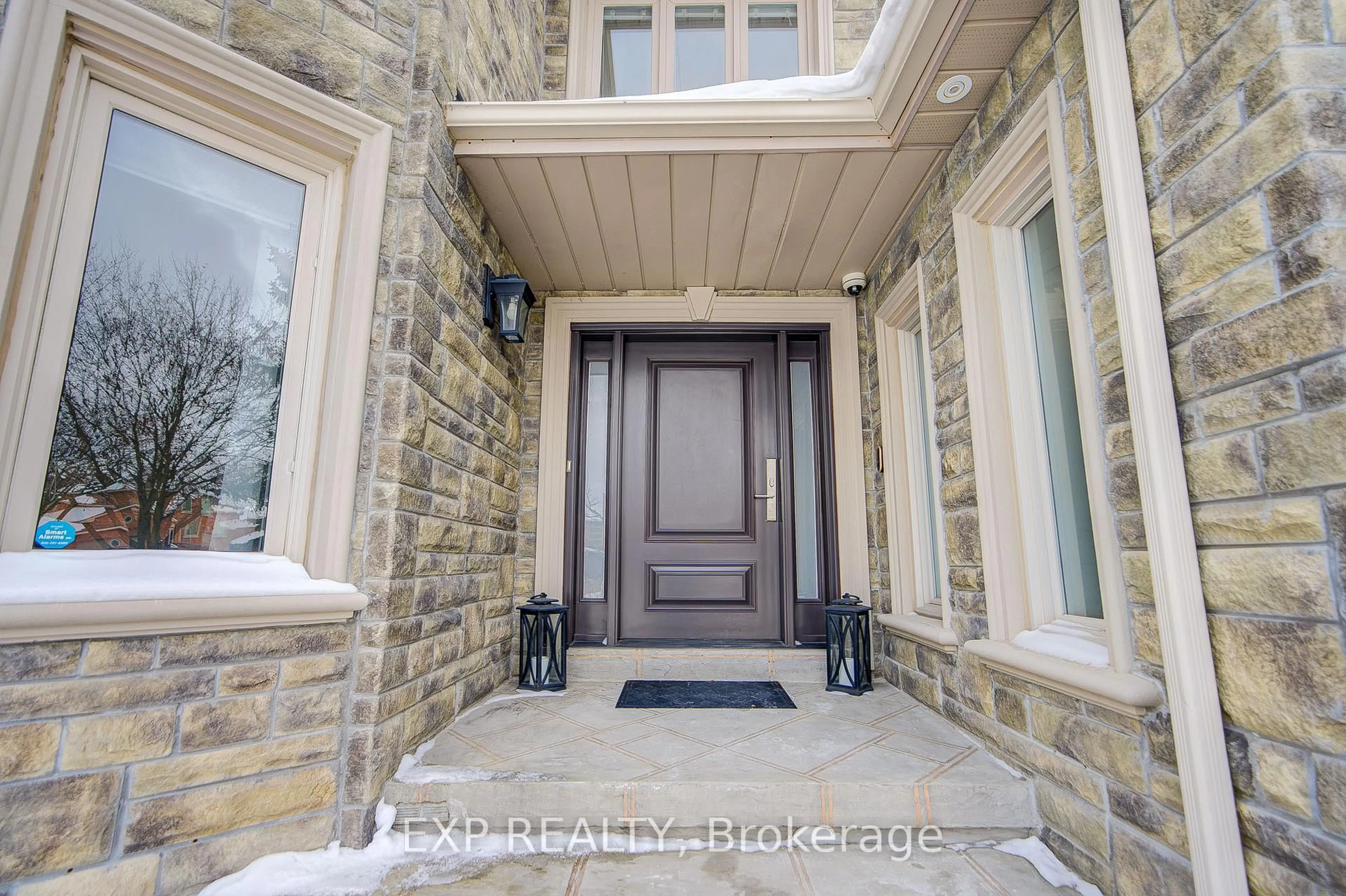 Indoor entryway for 372 Greenock Dr, Vaughan Ontario L6A 1M5
