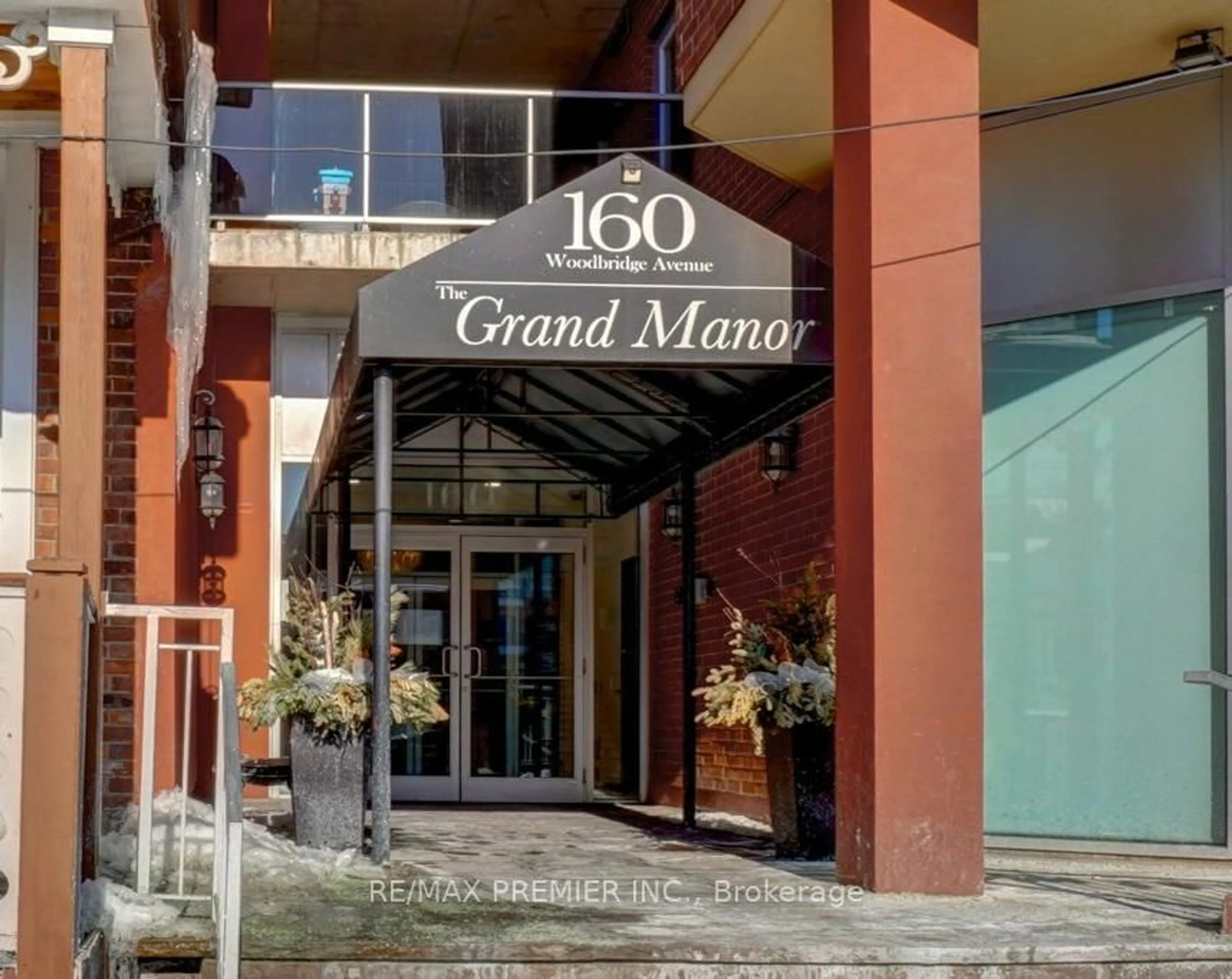 Lobby for 160 Woodbridge Ave #401, Vaughan Ontario L4L 0B8