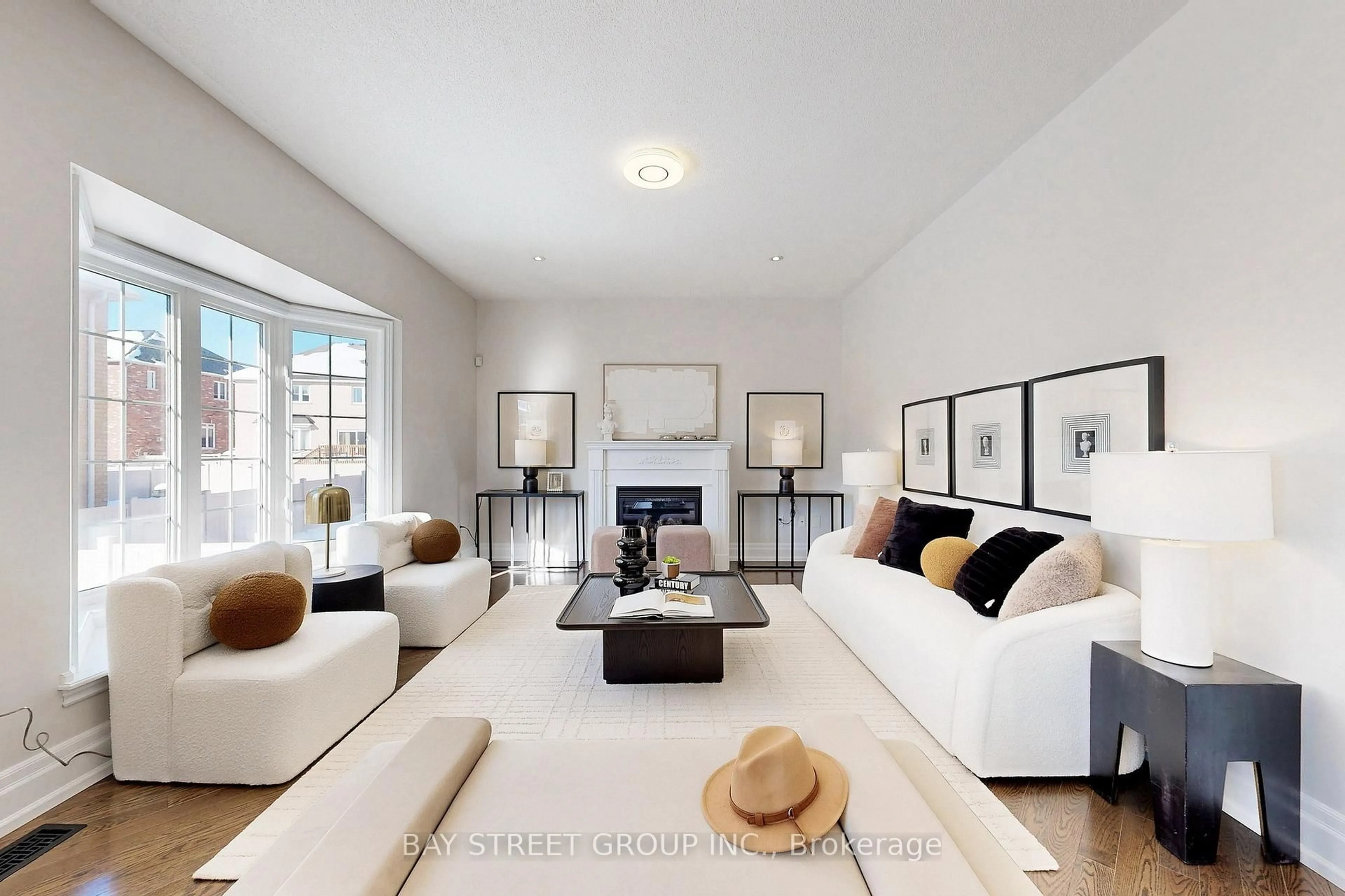 Living room with furniture, unknown for 2 Limelight St, Richmond Hill Ontario L4E 0P9