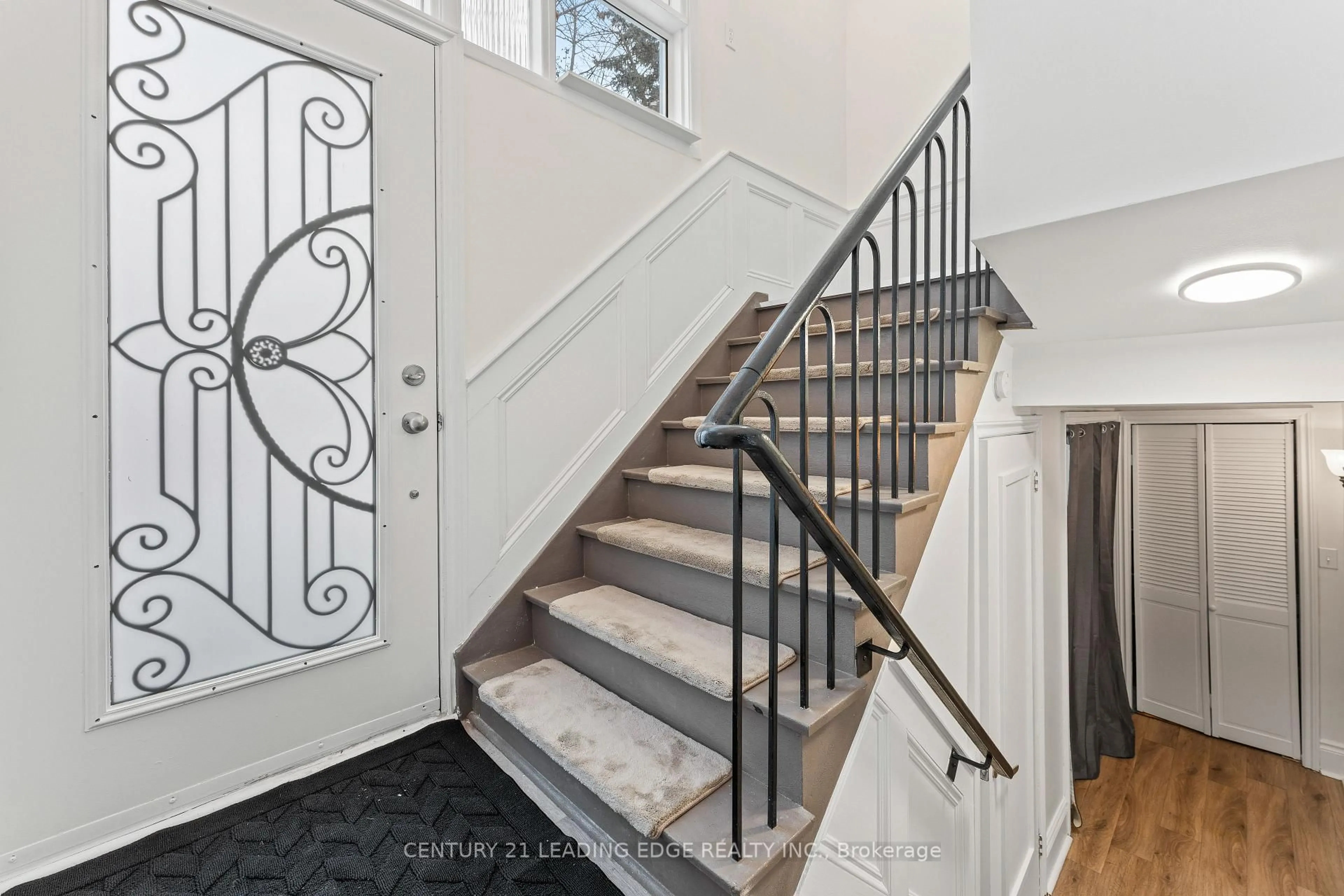 Stairs for 236 Cedar Ave, Richmond Hill Ontario L4C 2B2