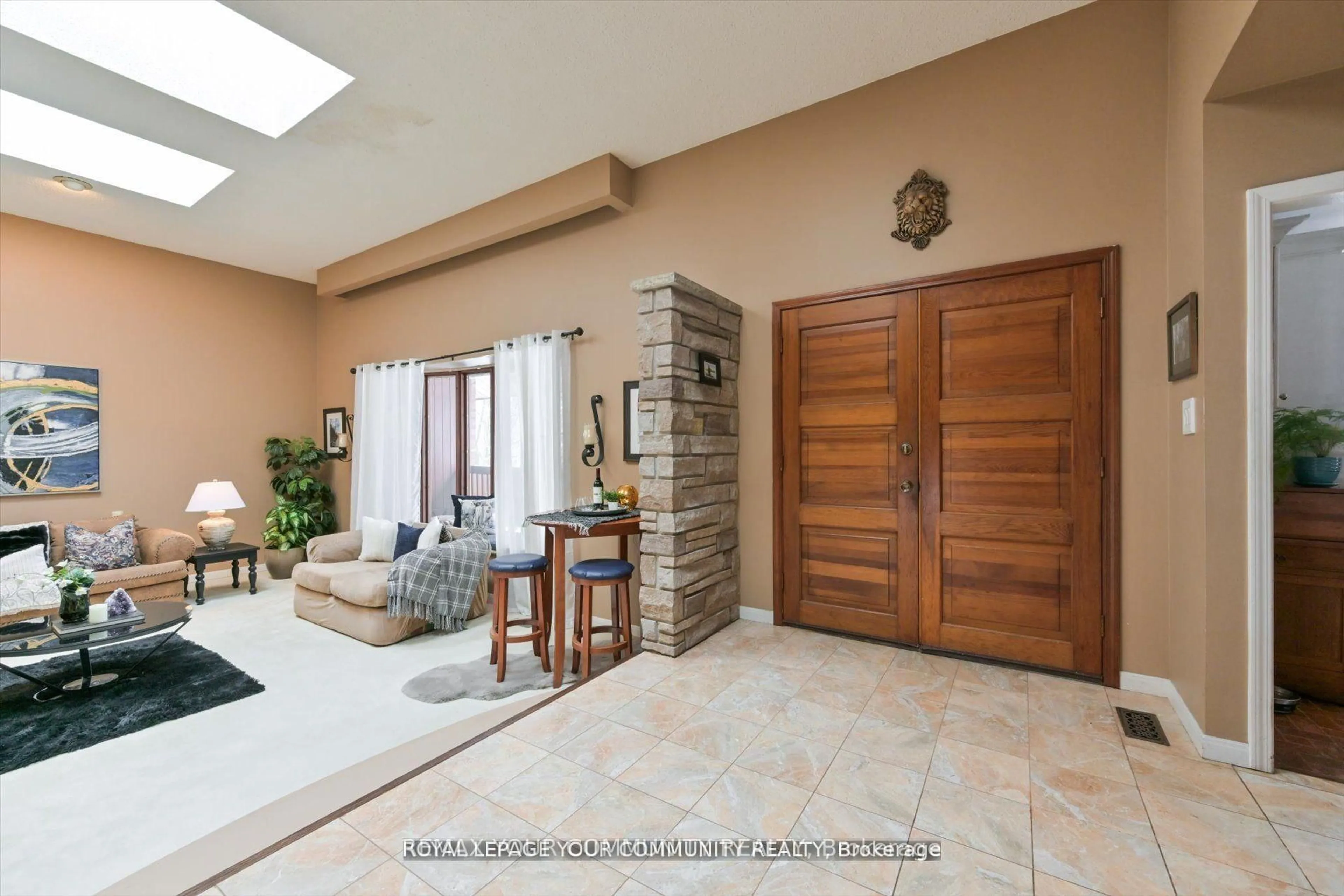 Indoor foyer for 247 Harris Ave, Richmond Hill Ontario L4E 3M3