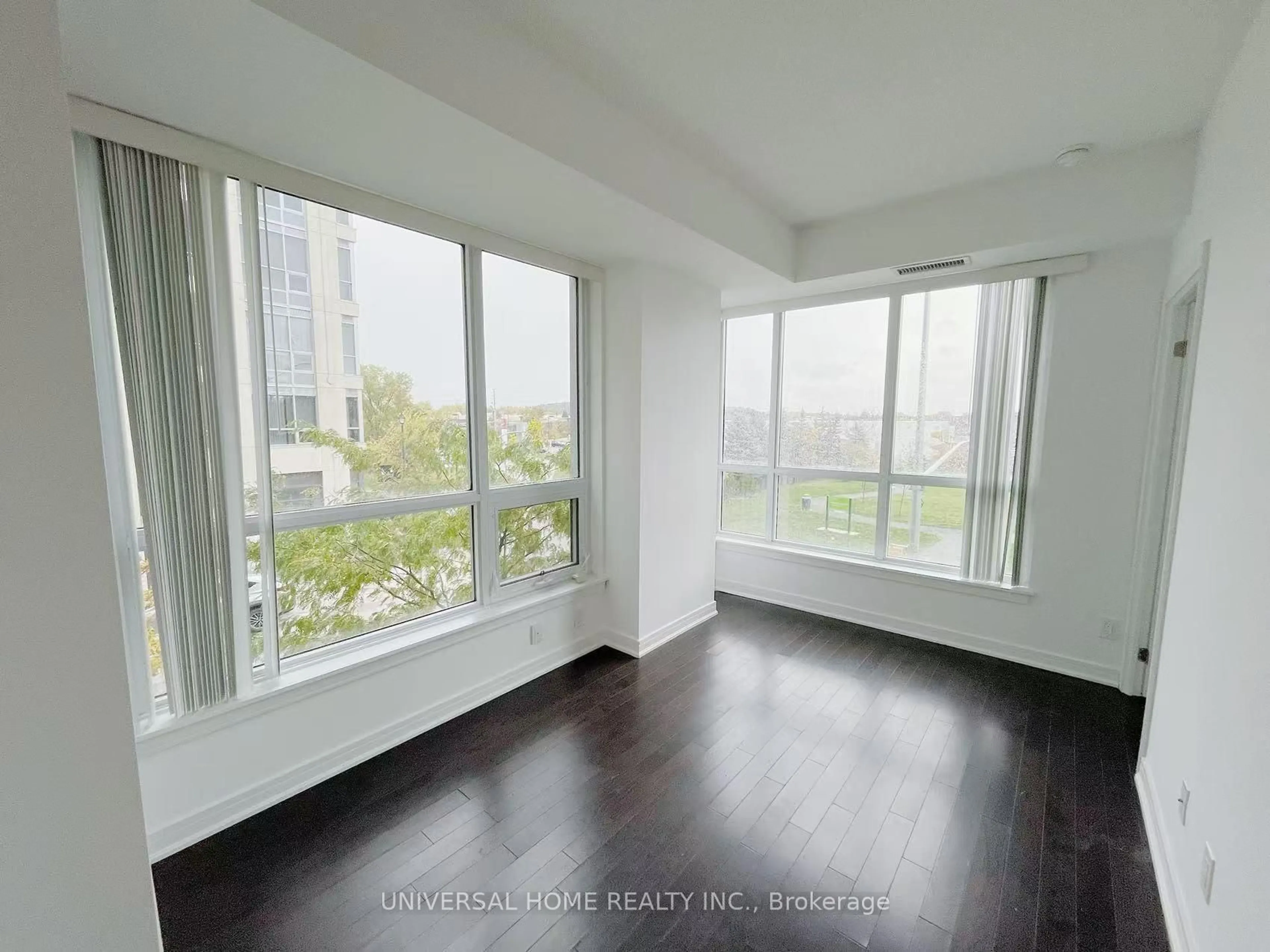 A pic of a room for 9199 Yonge St #SE208, Richmond Hill Ontario L4C 1H7