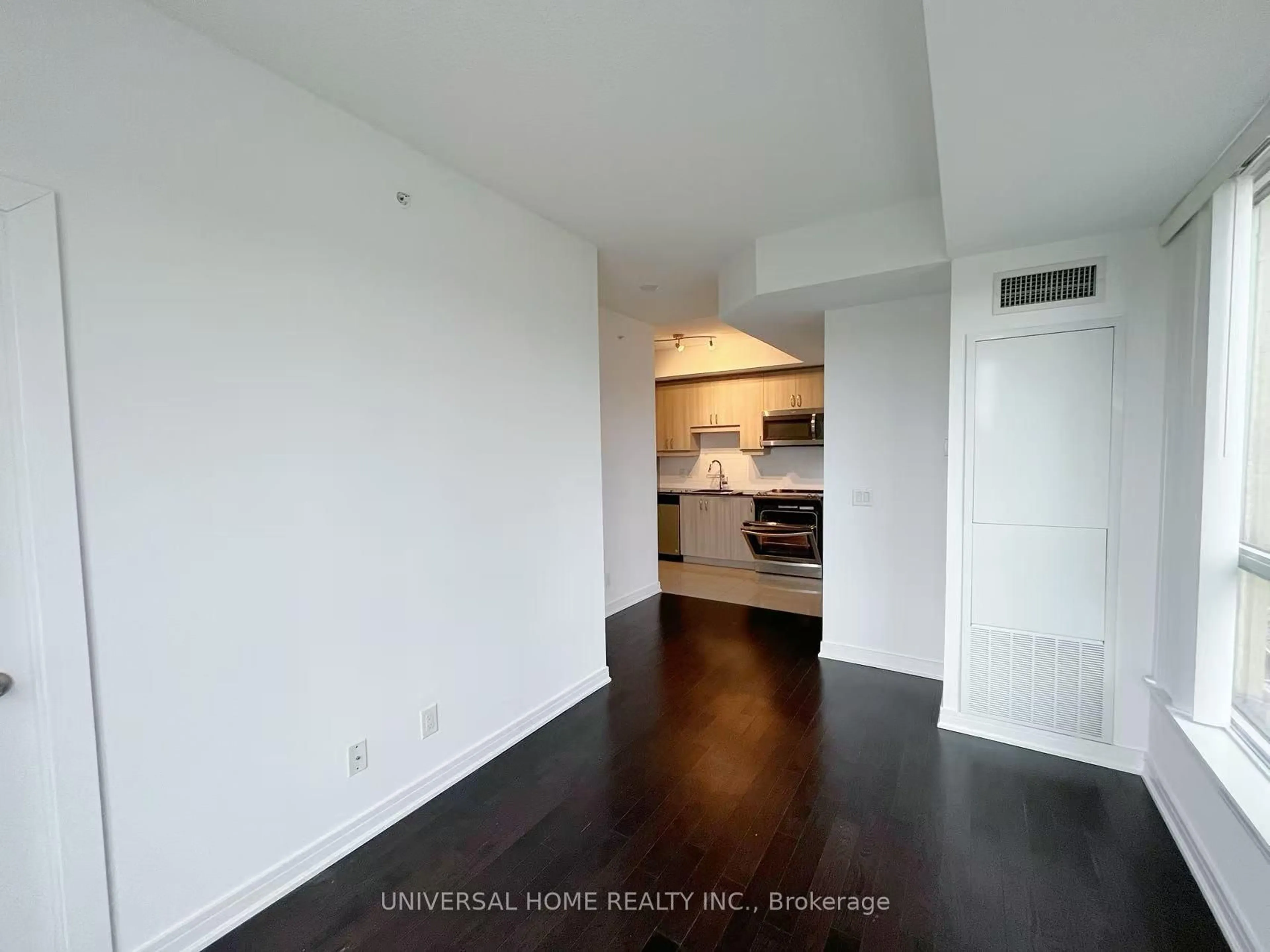 A pic of a room for 9199 Yonge St #SE208, Richmond Hill Ontario L4C 1H7