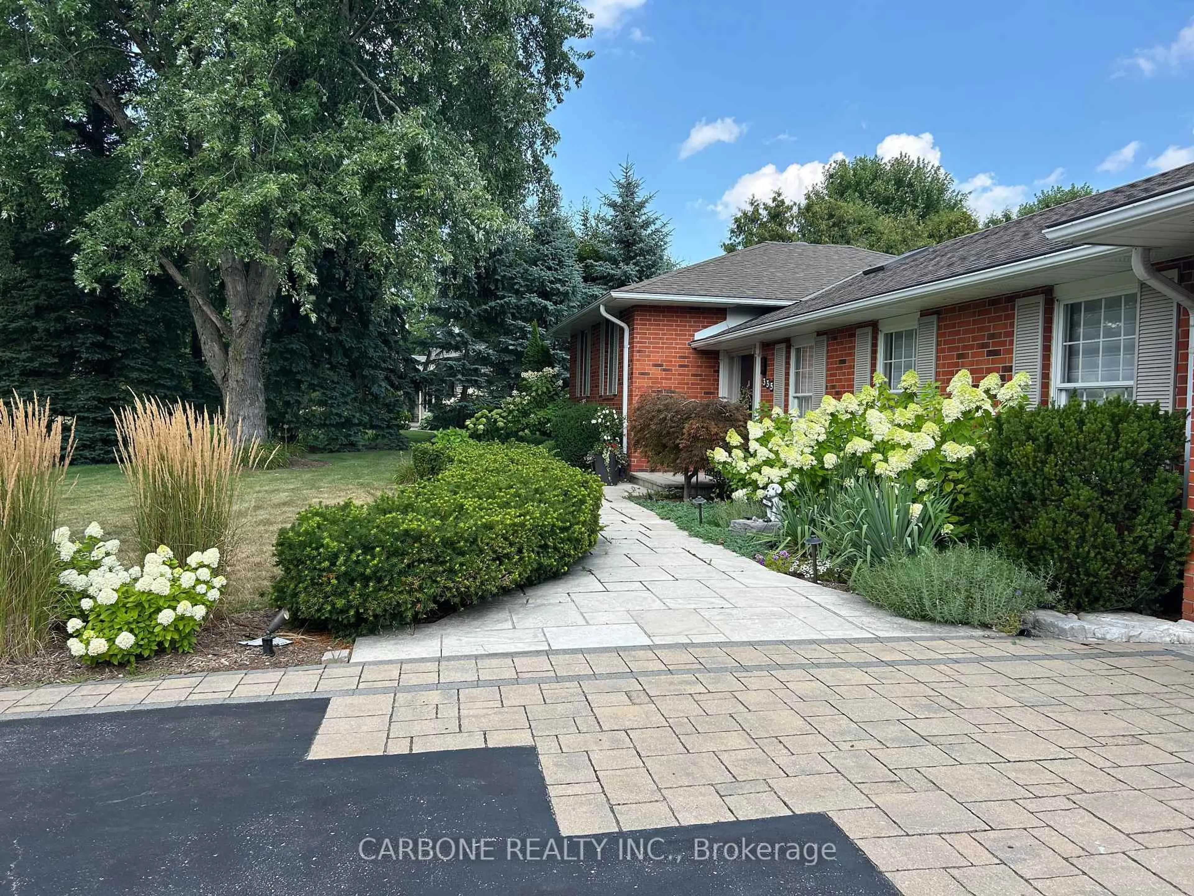 Unknown for 335 Forde Cres, King Ontario L7B 1G7