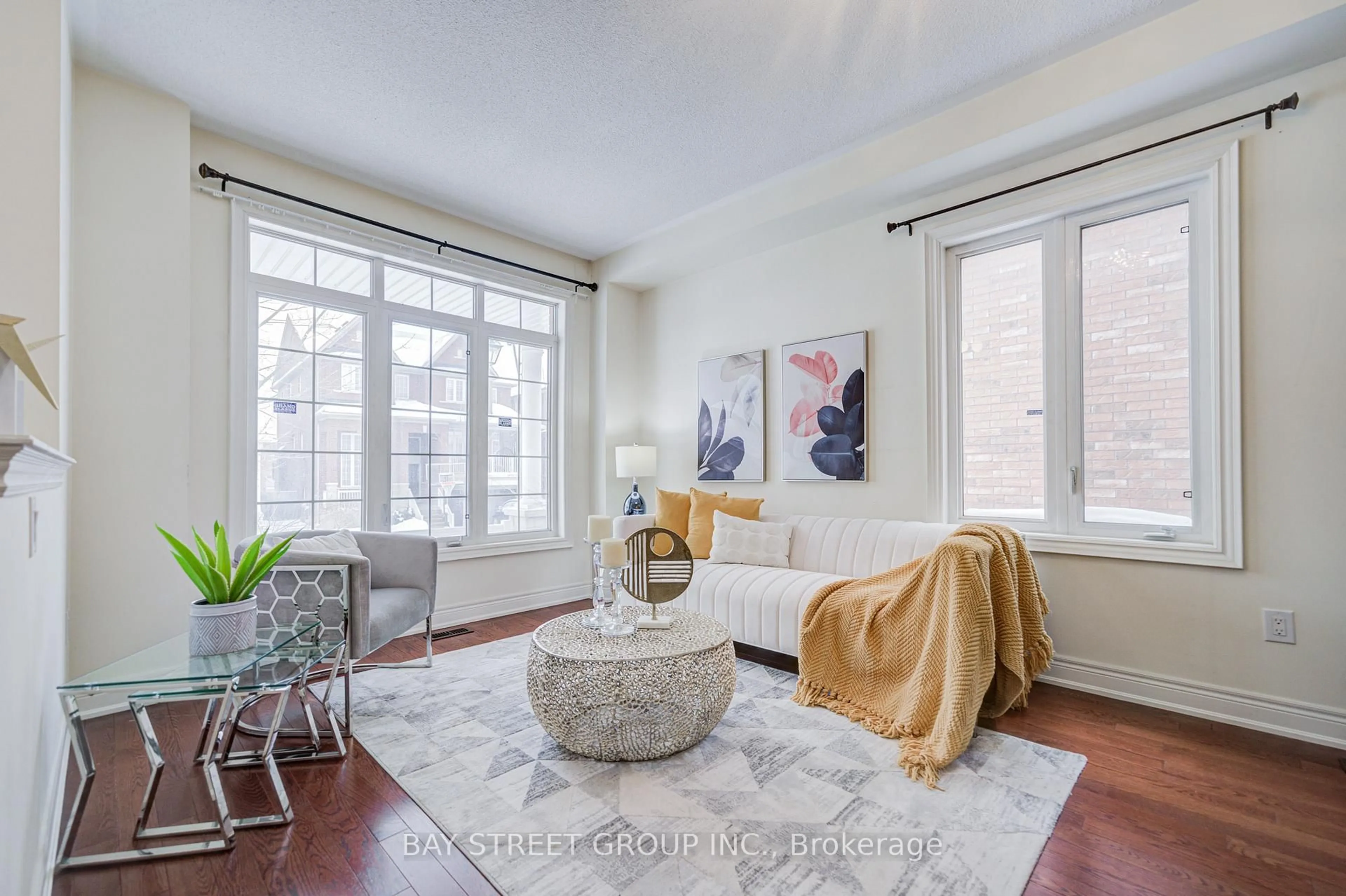 Living room with furniture, unknown for 72 Kentland St, Markham Ontario L6E 0L2