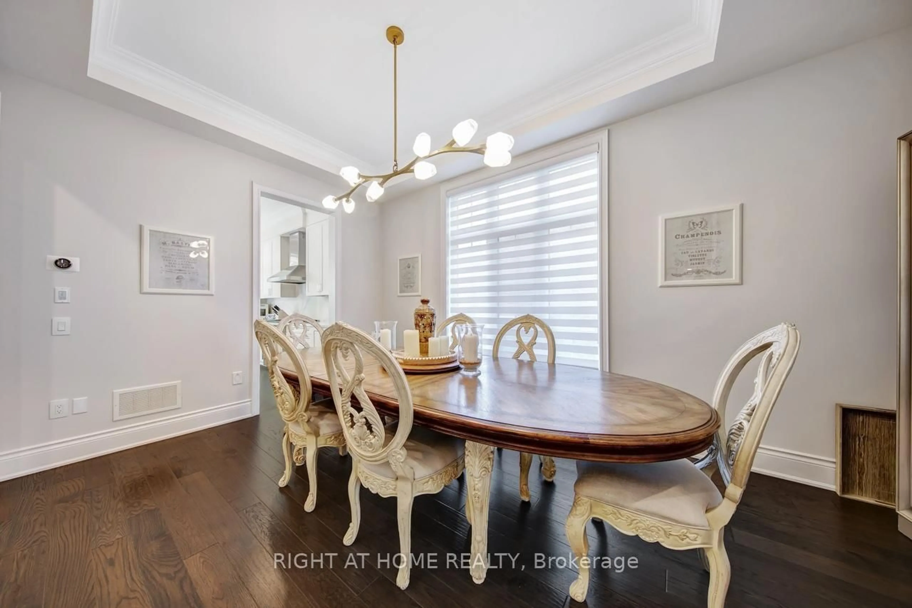 Dining room, wood/laminate floor for 38 Menotti Dr, Richmond Hill Ontario L4E 1G6