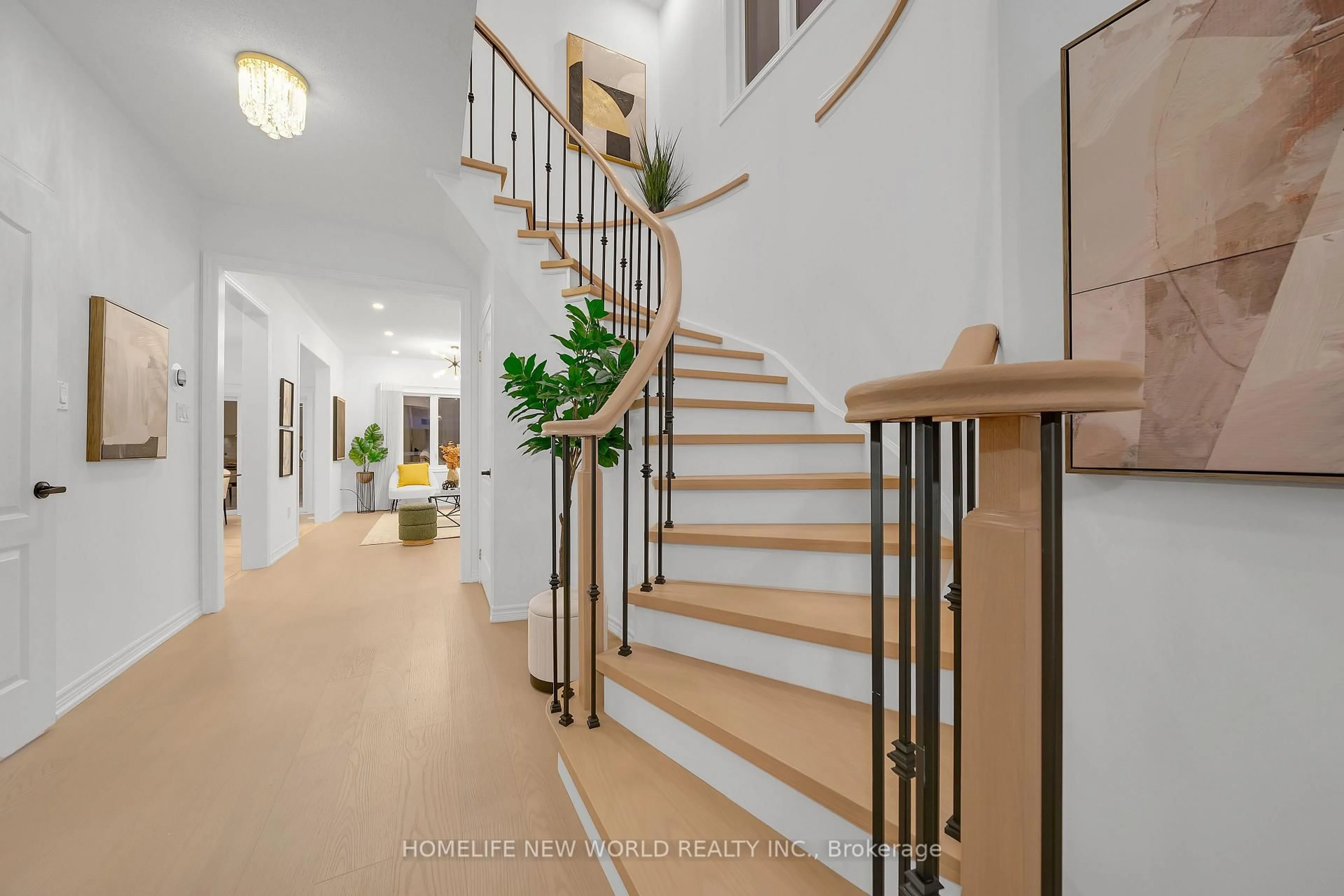 Indoor foyer for 31 Cherry Bush Rd, Vaughan Ontario L6A 0R9