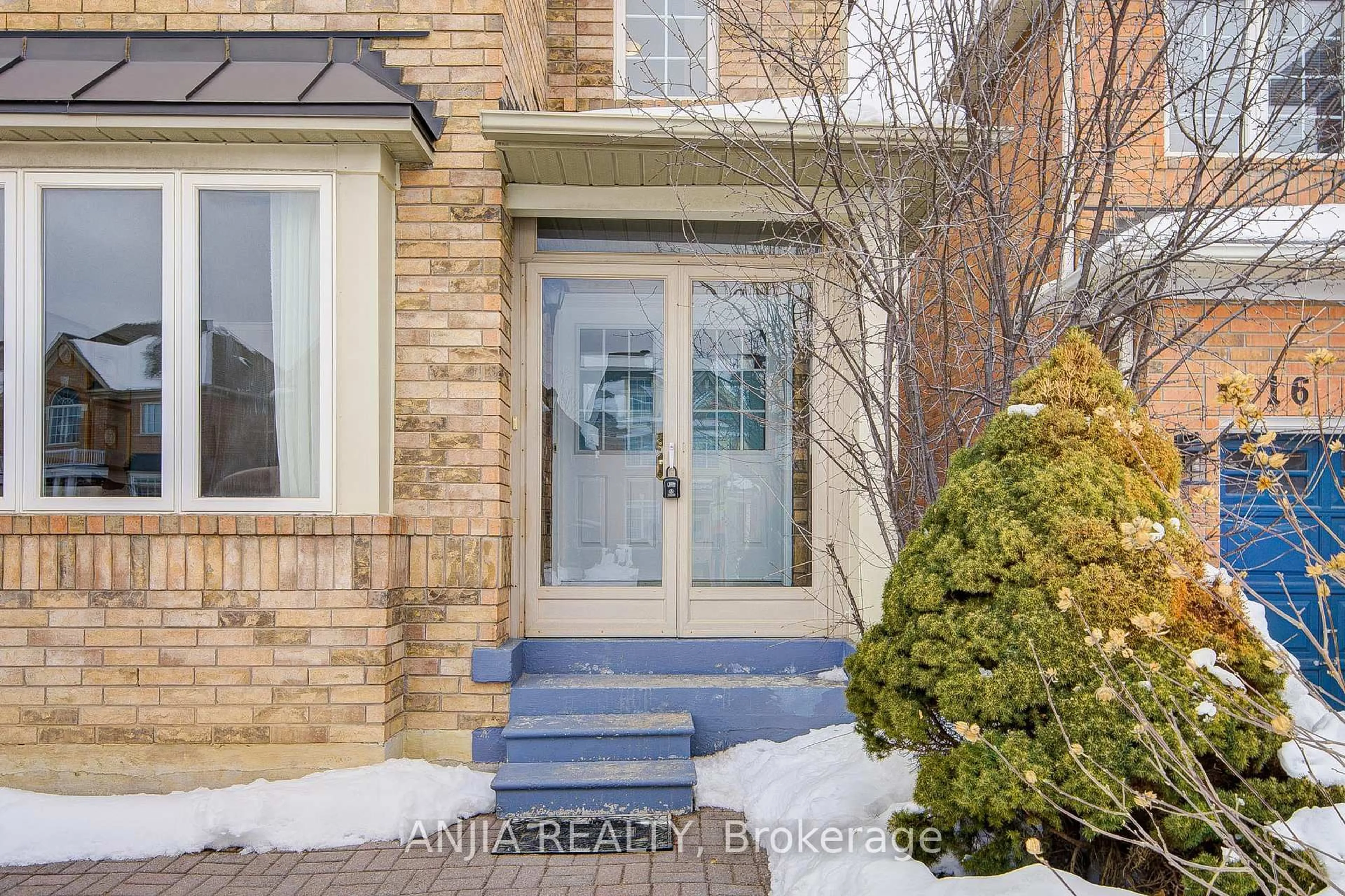Indoor entryway for 14 Castlemore Ave, Markham Ontario L6C 2B3