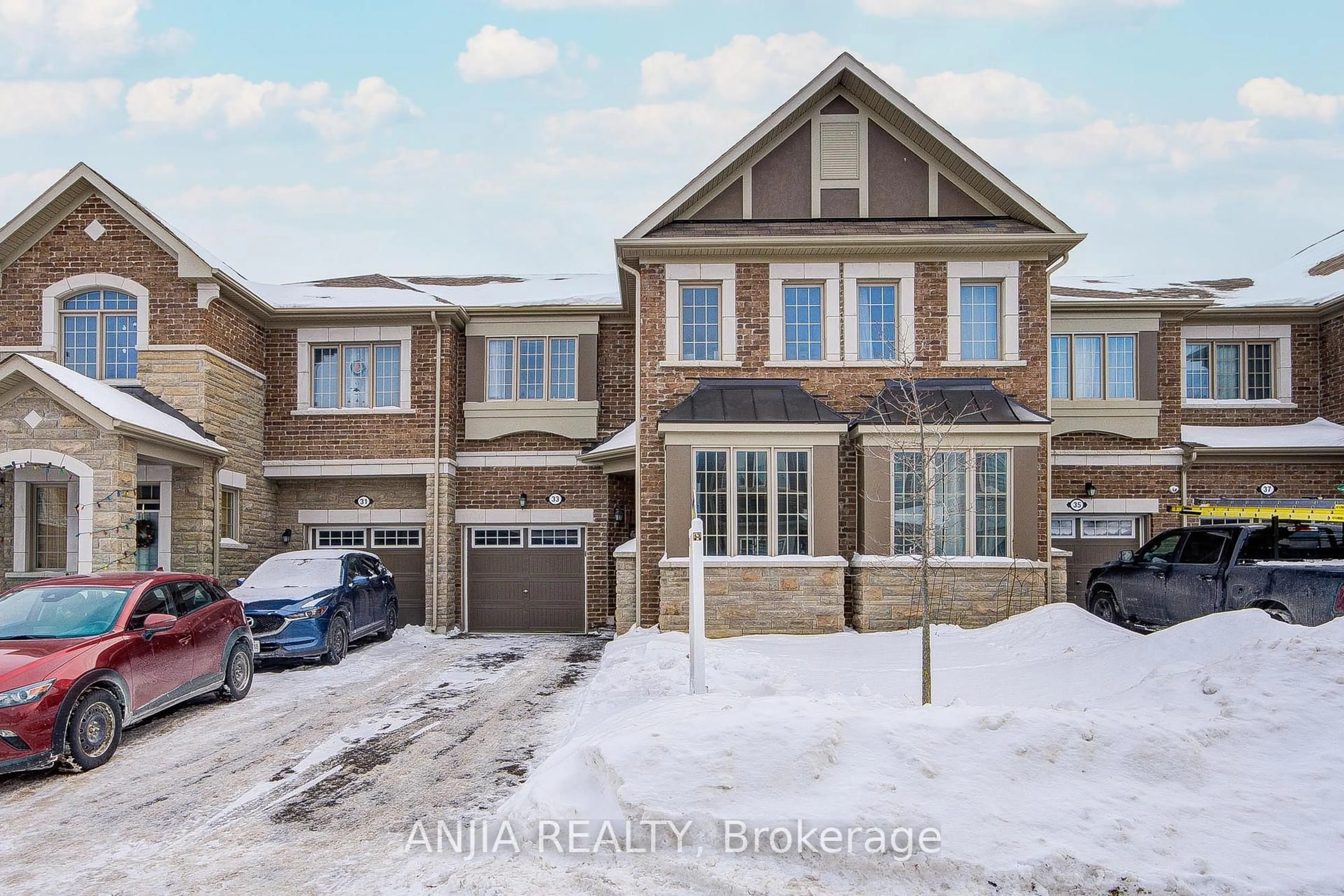 Home with brick exterior material, street for 33 Ness Dr, Richmond Hill Ontario L4S 0J8