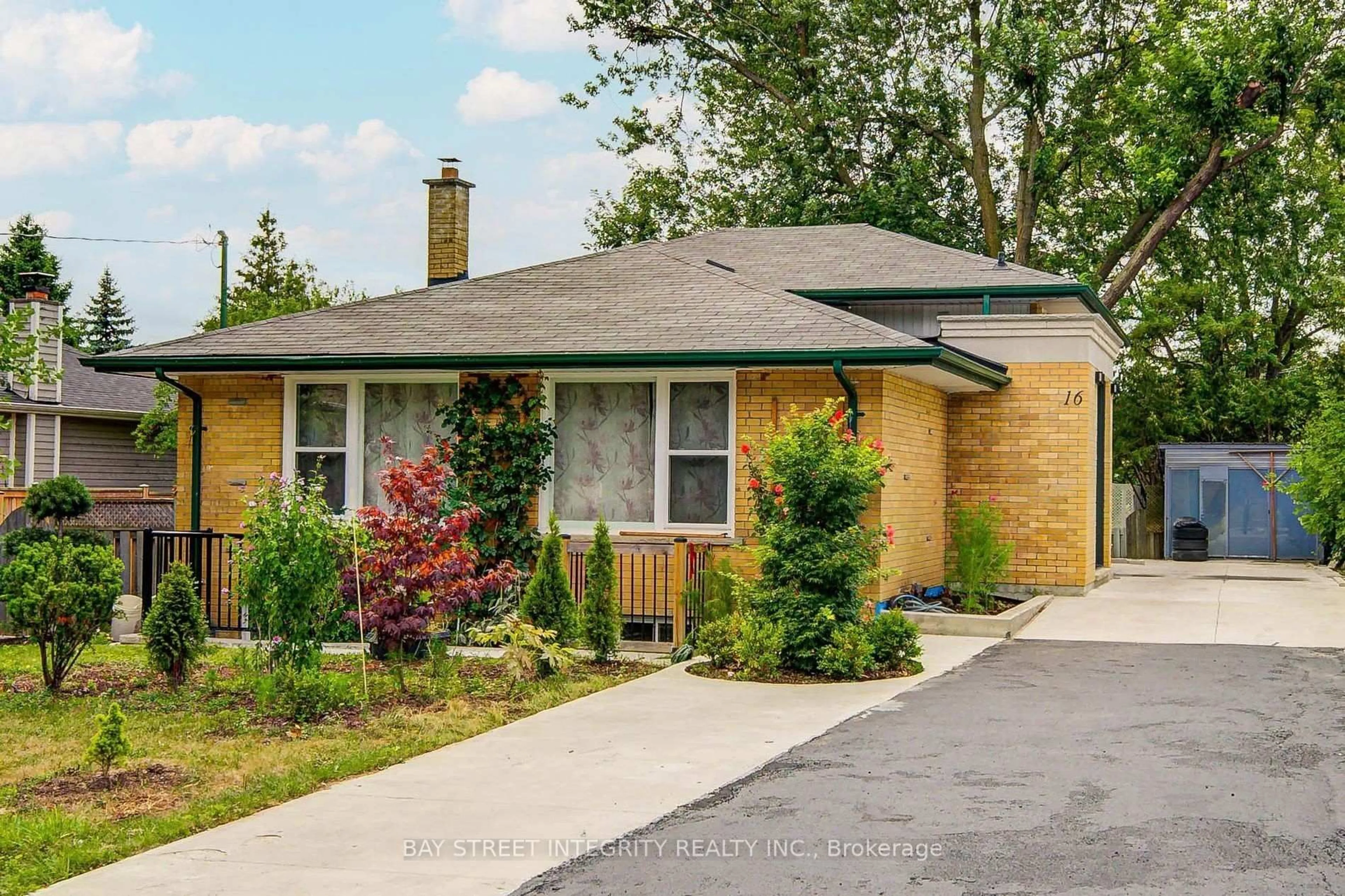 Home with brick exterior material, street for 16 Arrowflight Dr, Markham Ontario L3P 1S1
