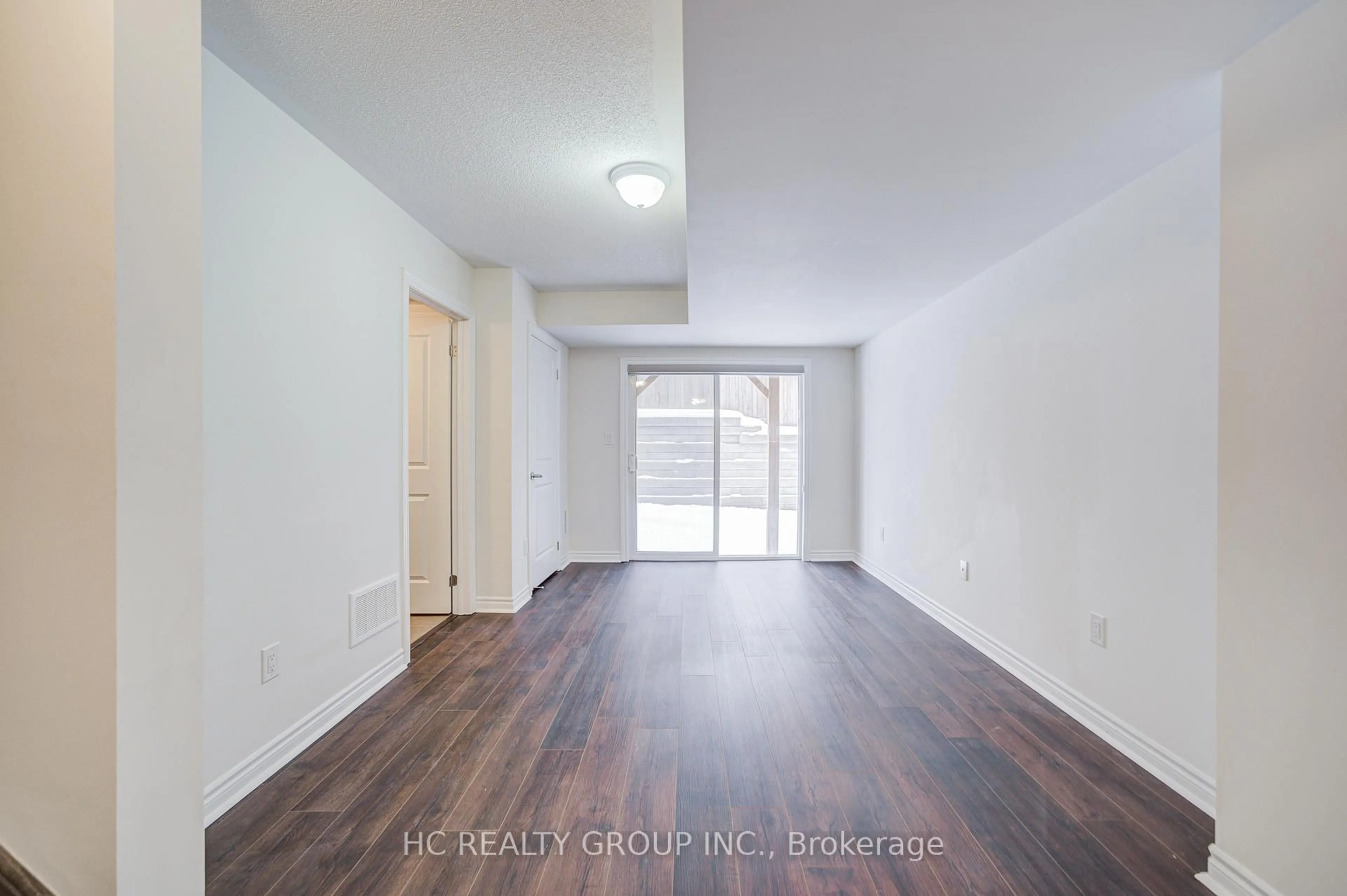 A pic of a room for 119 Gordon Circ, Newmarket Ontario L3Y 0C9