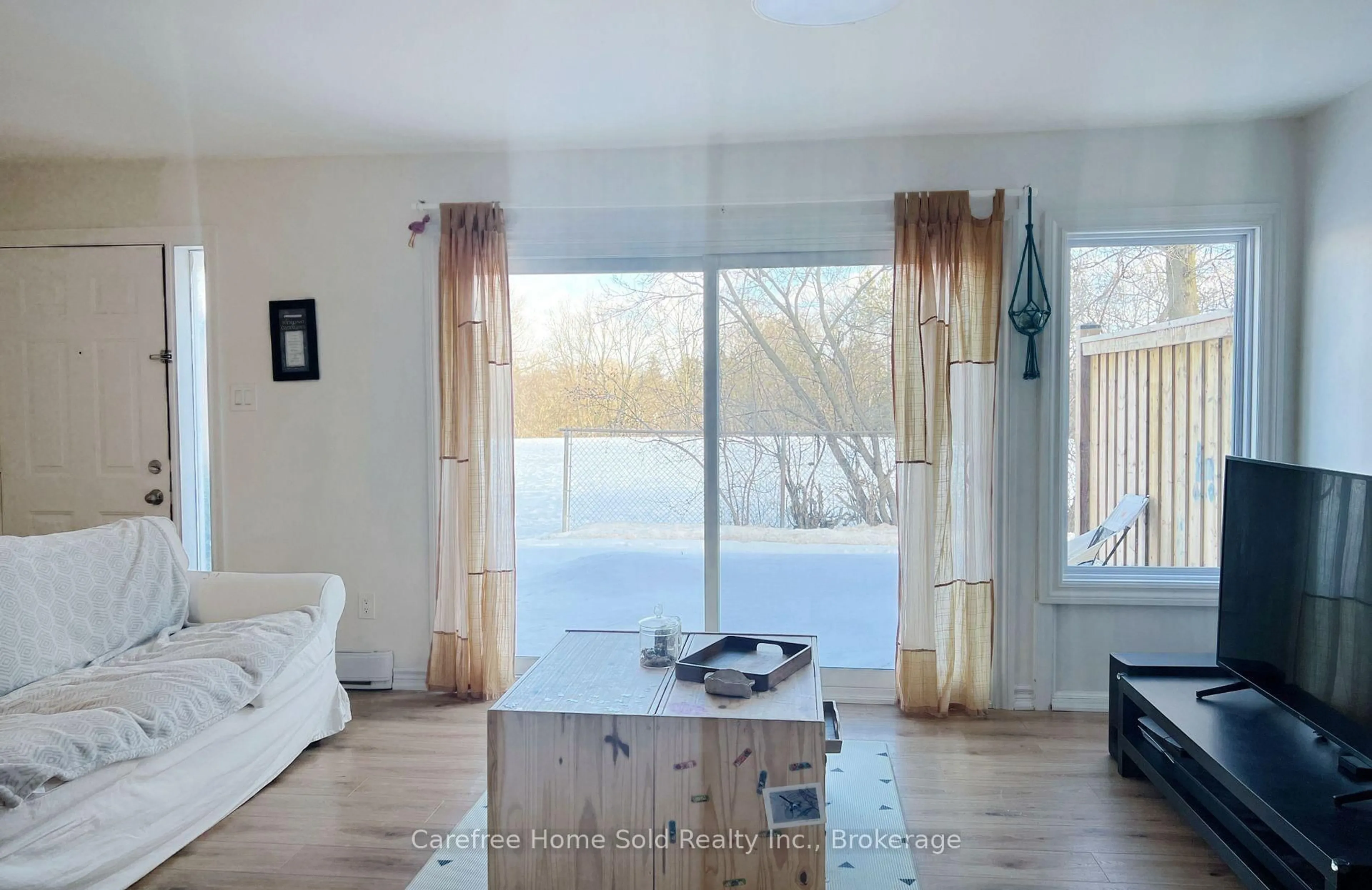 A pic of a room for 207 Milestone Cres, Aurora Ontario L4G 3M2