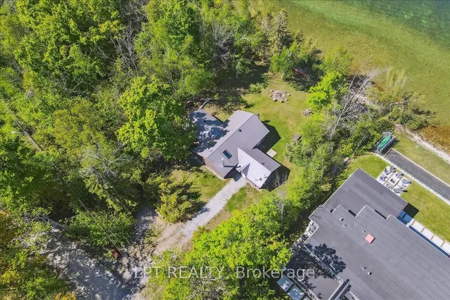 1689 Chief Joseph Snake Rd, Georgina Islands 2