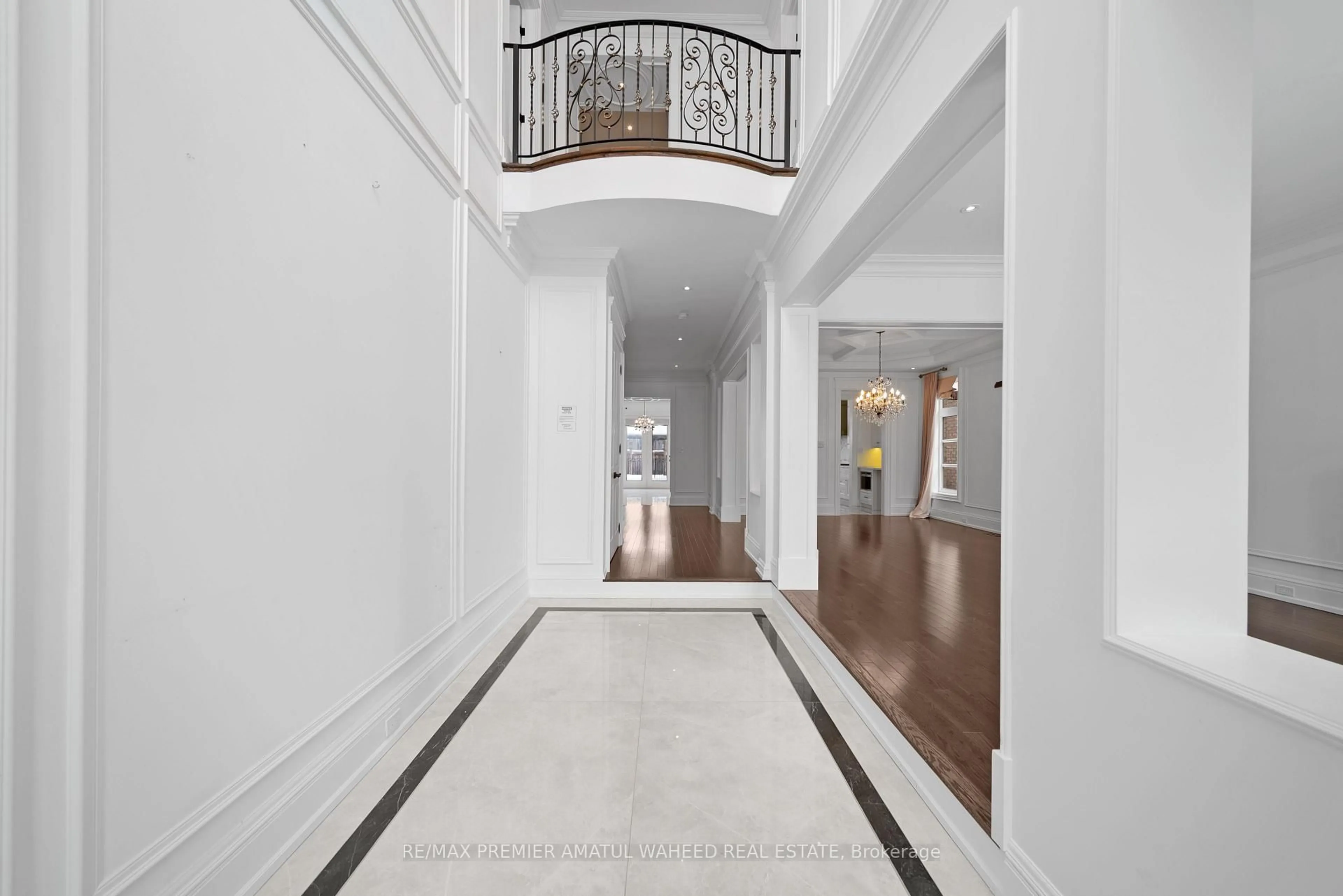 Indoor foyer for 88 Silver Sterling Cres, Vaughan Ontario L4H 4C5