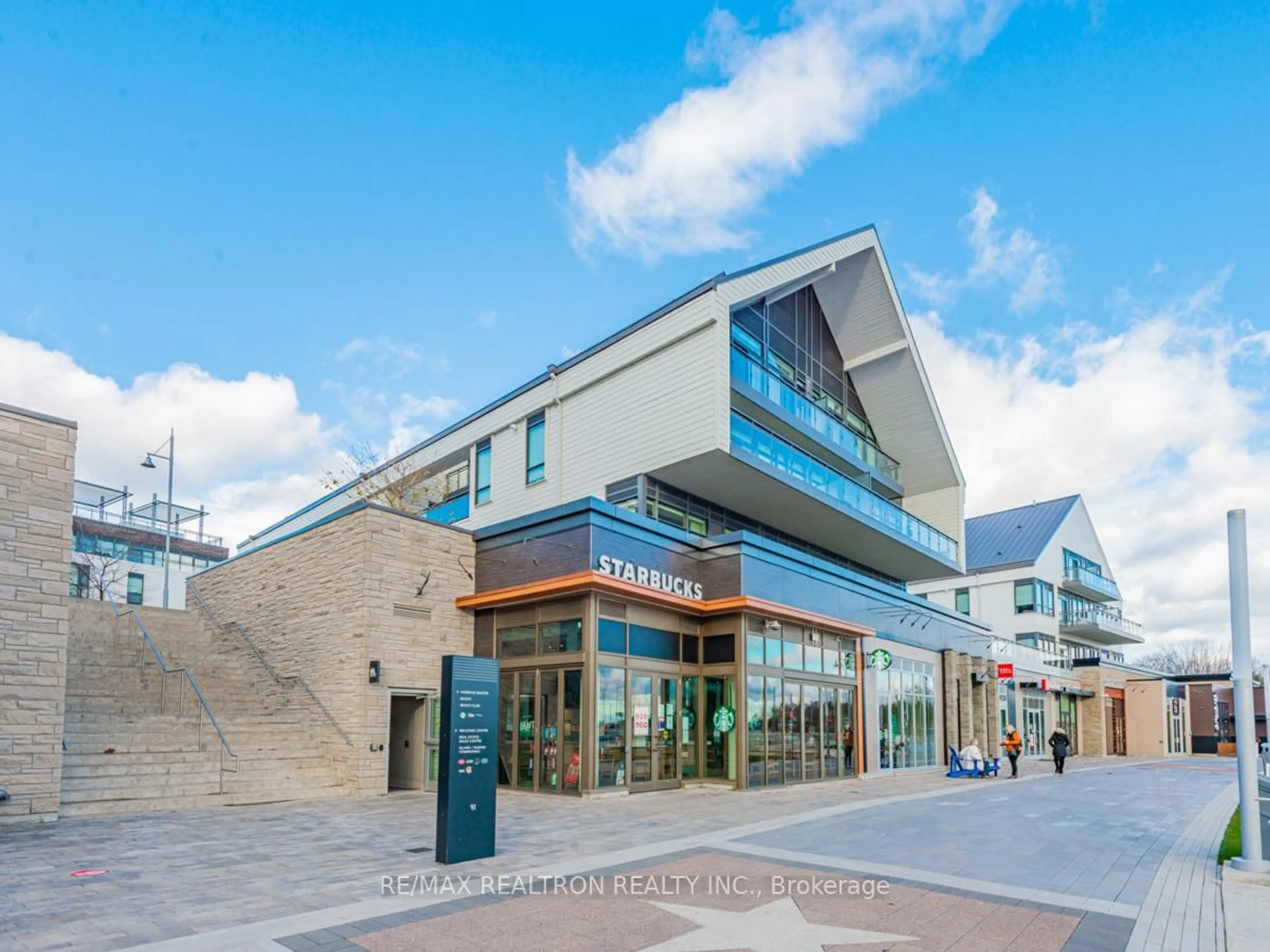 Indoor foyer for 247 Broward Way #31, Innisfil Ontario L9S 0M1