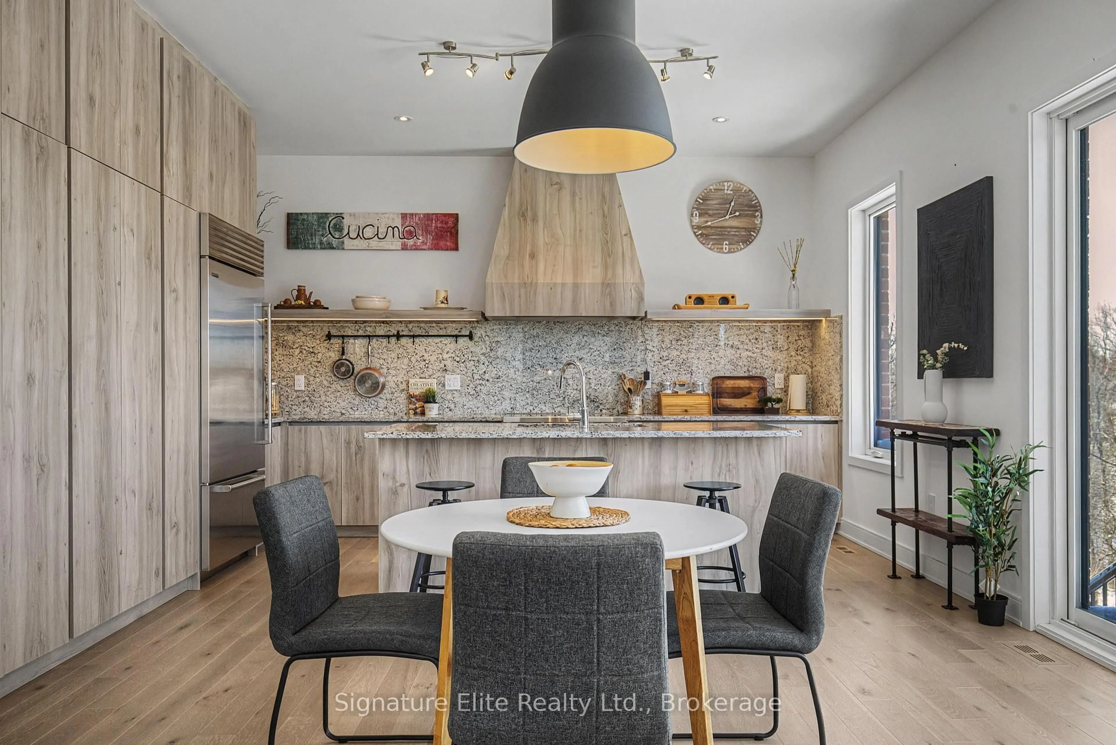 Contemporary kitchen, unknown for 42 Limerick St, Richmond Hill Ontario L4E 3W9